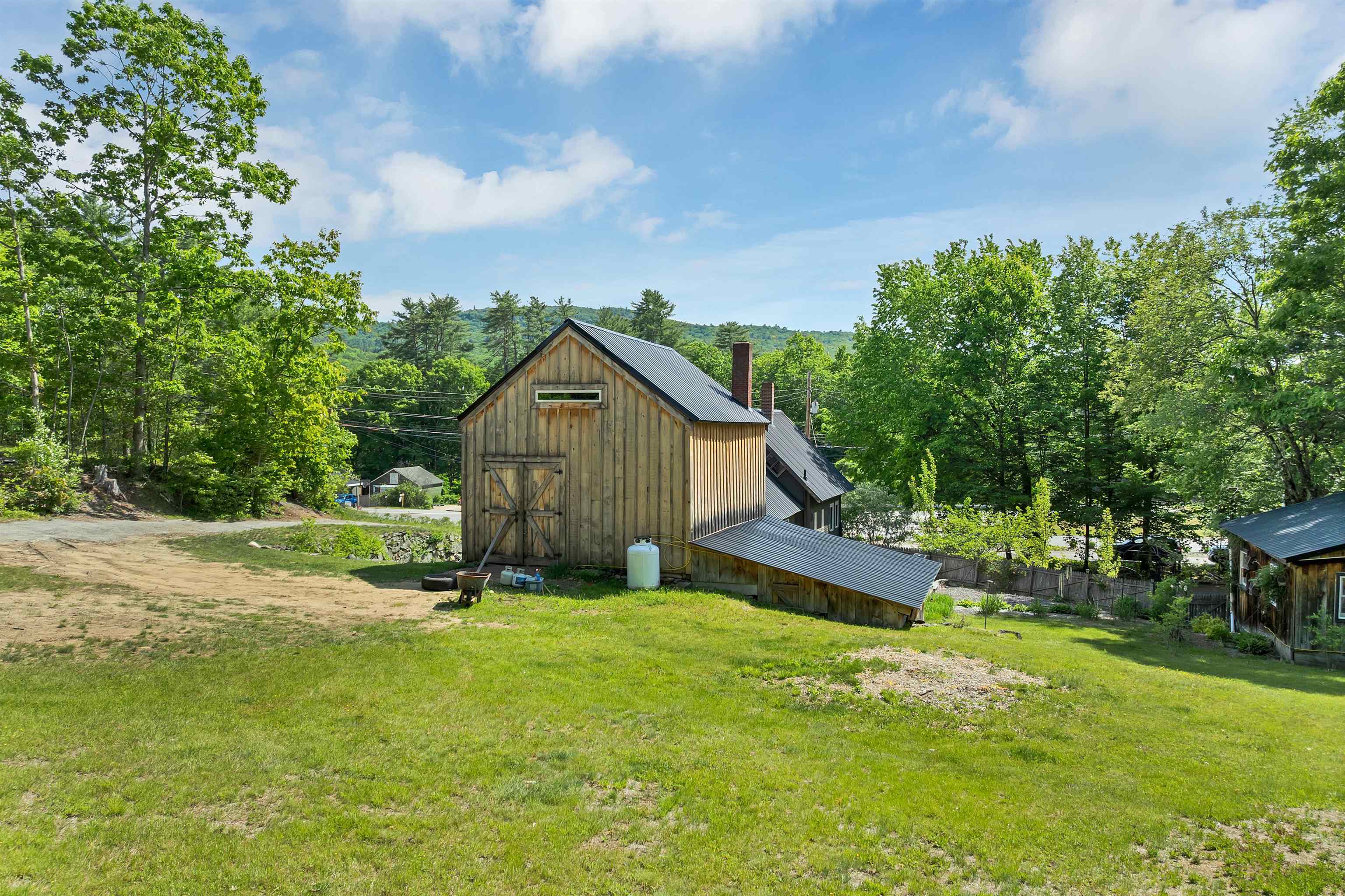 3-5 Firehouse Ln, New Hampton, NH 03256