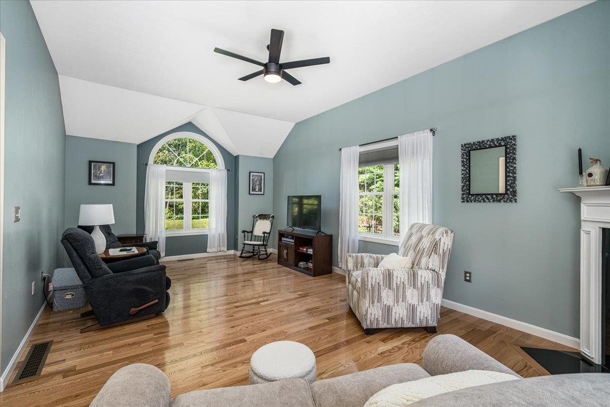 155 Wallace Rd, Bedford, NH 03110