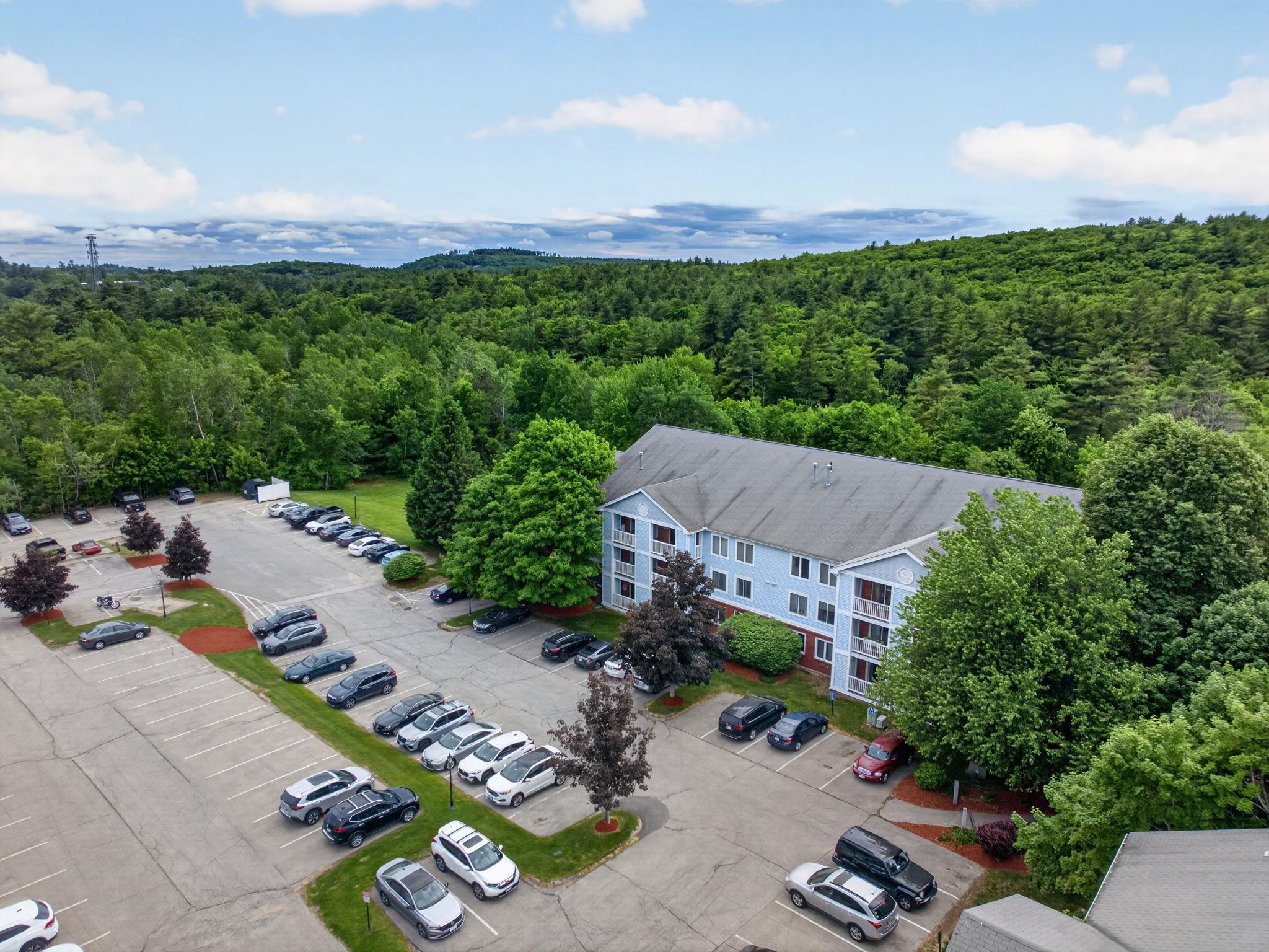 12 Timberwood Dr #302, Goffstown, NH 03045