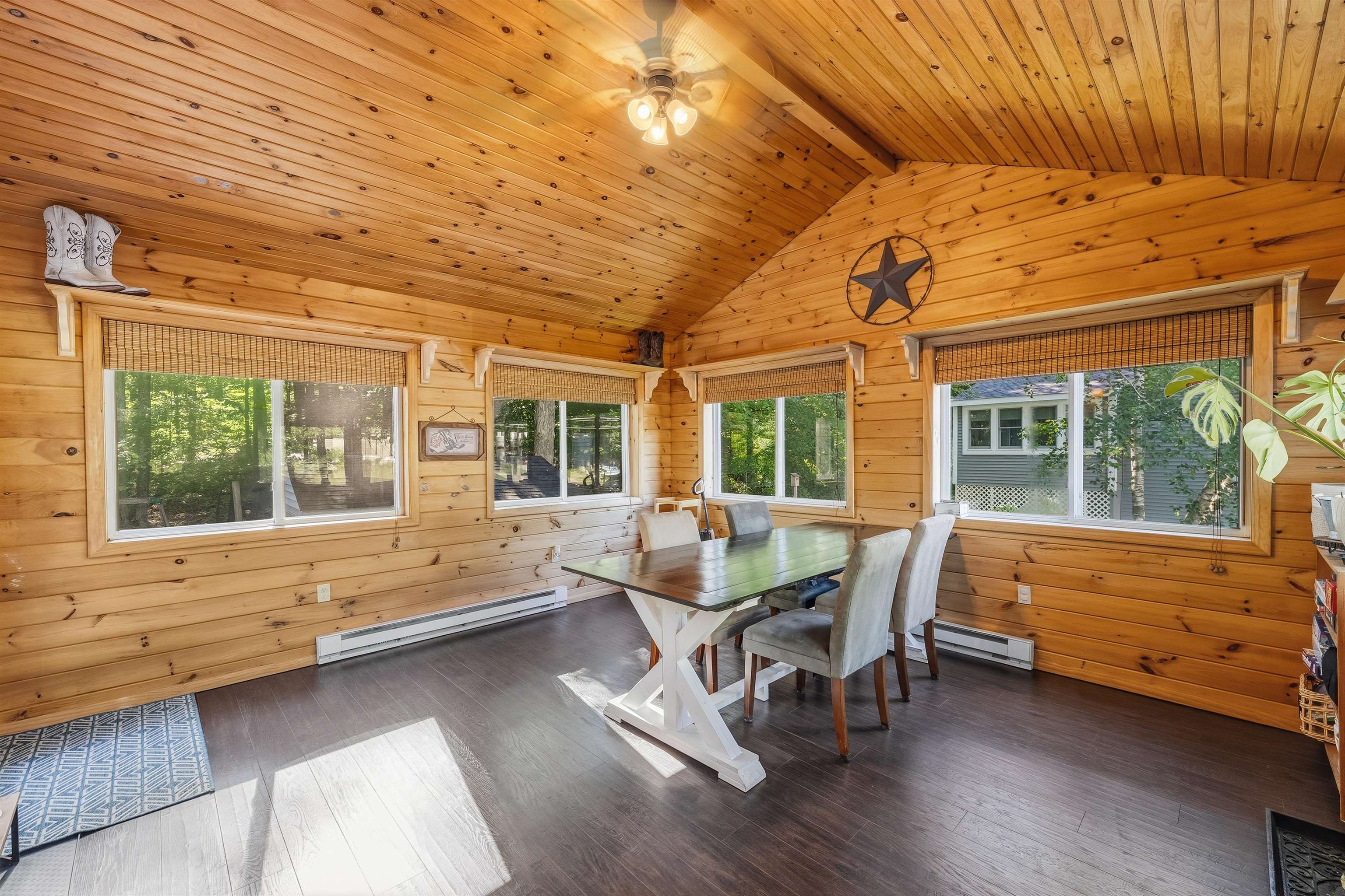 85 Belmont Dr, Merrimack, NH 03054
