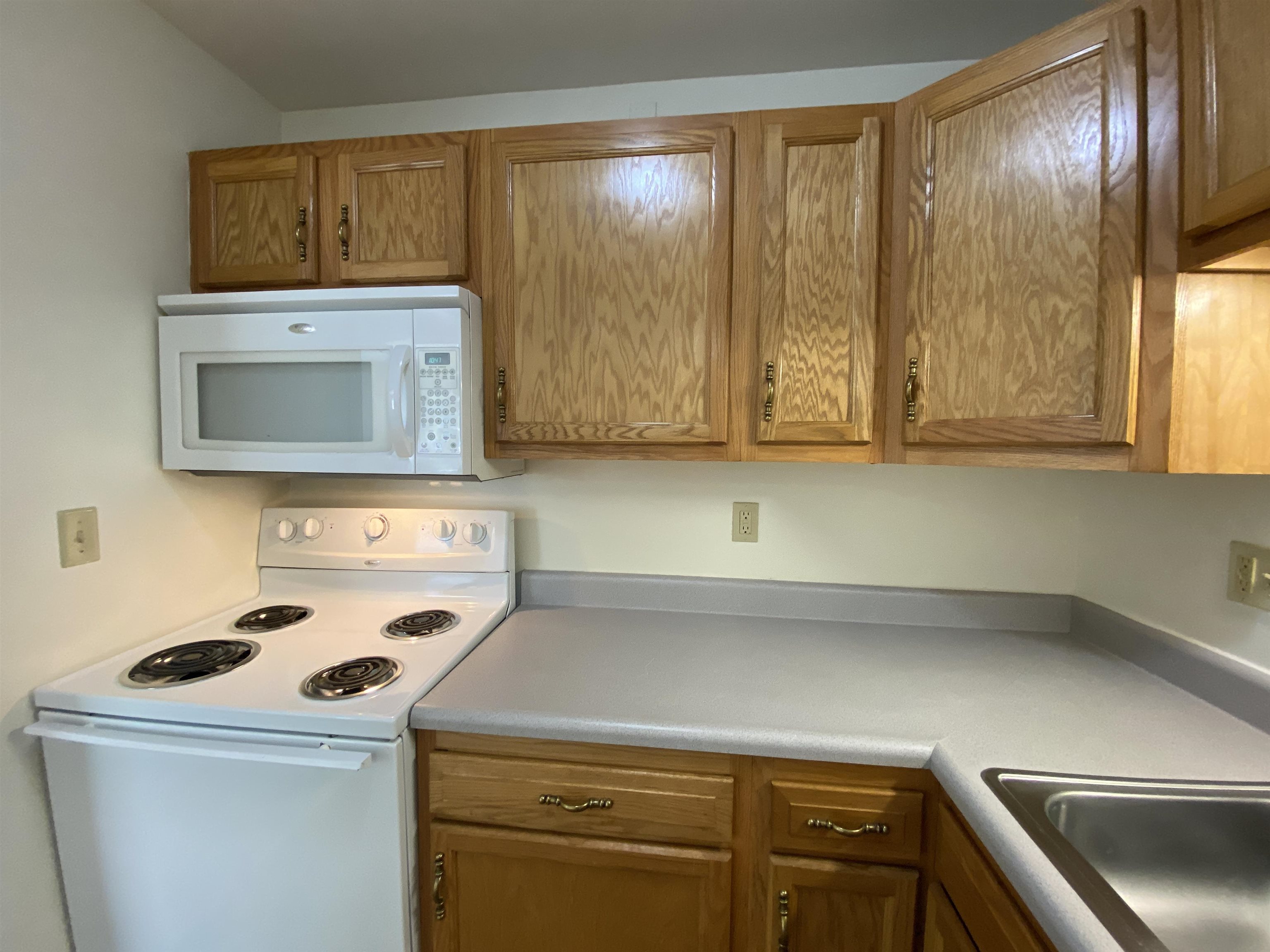 3951 Old Brown Ave #104, Manchester, NH 03105