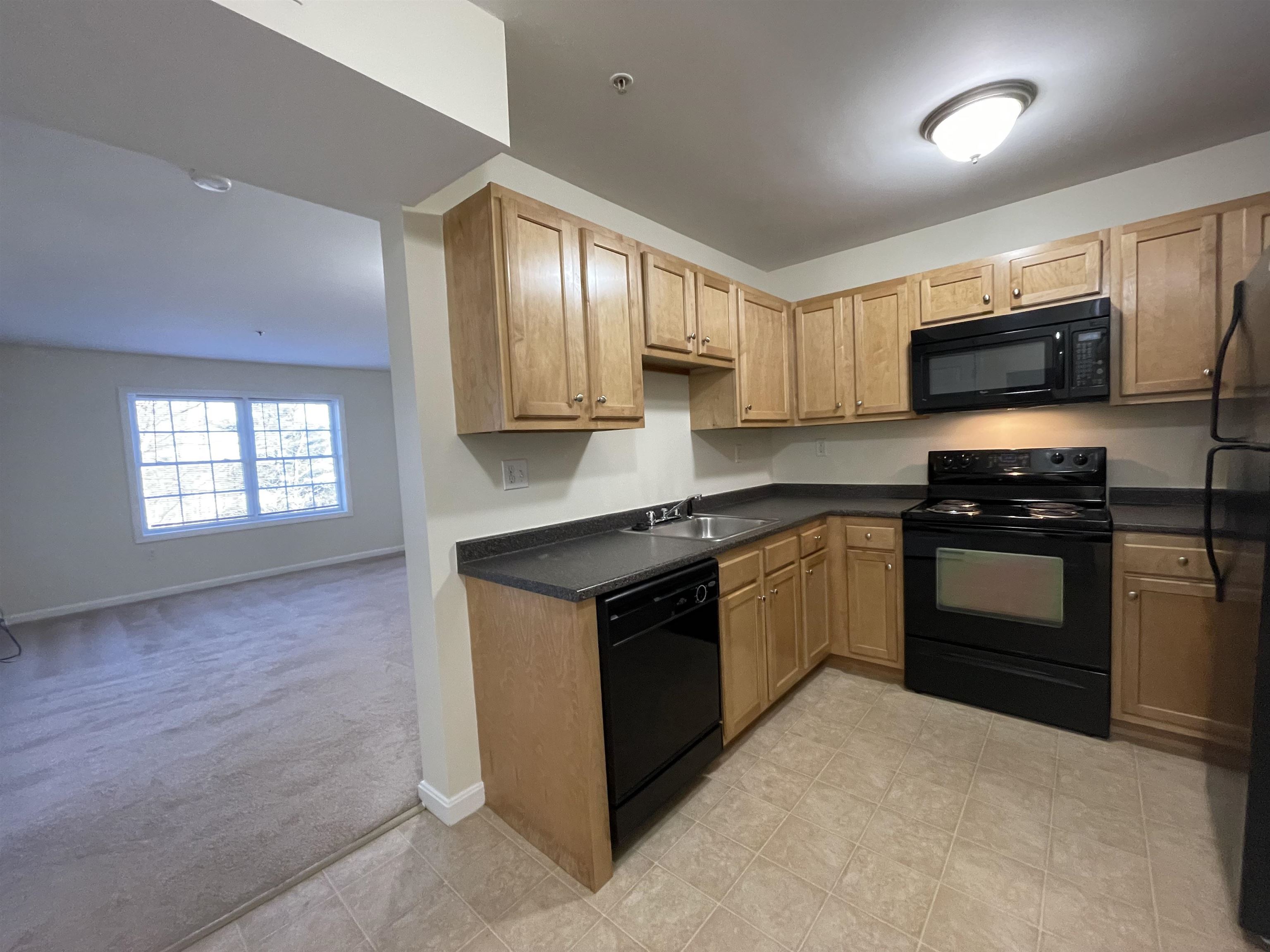 80 Sentinel Ct #304, Manchester, NH 03104