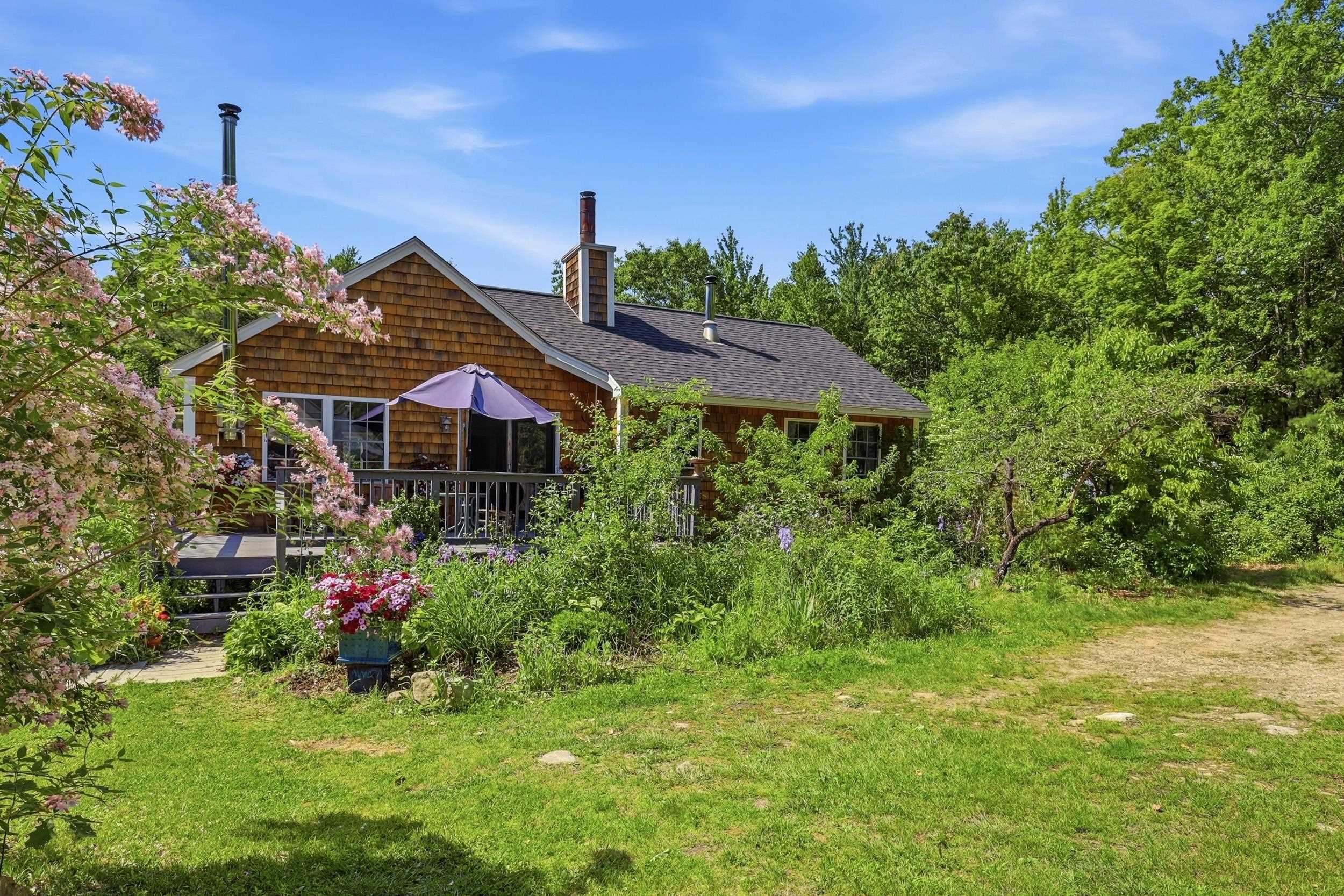 94 Prescott Rd, Pittsfield, NH 03263