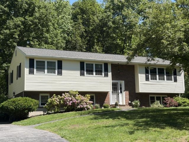 37 Pine Ridge Dr, Candia, NH 03034