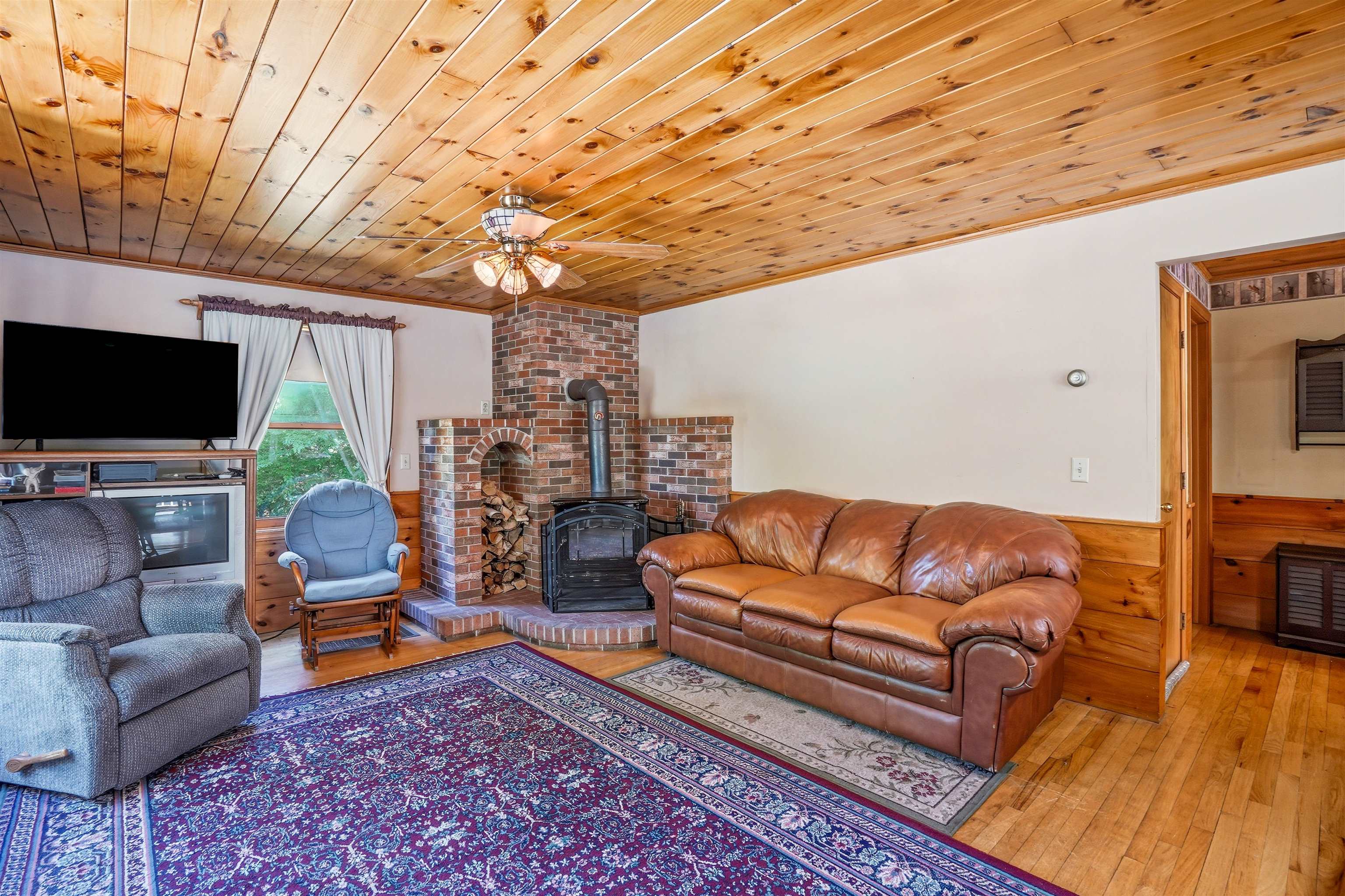 15 Tash Rd, New Durham, NH 03855