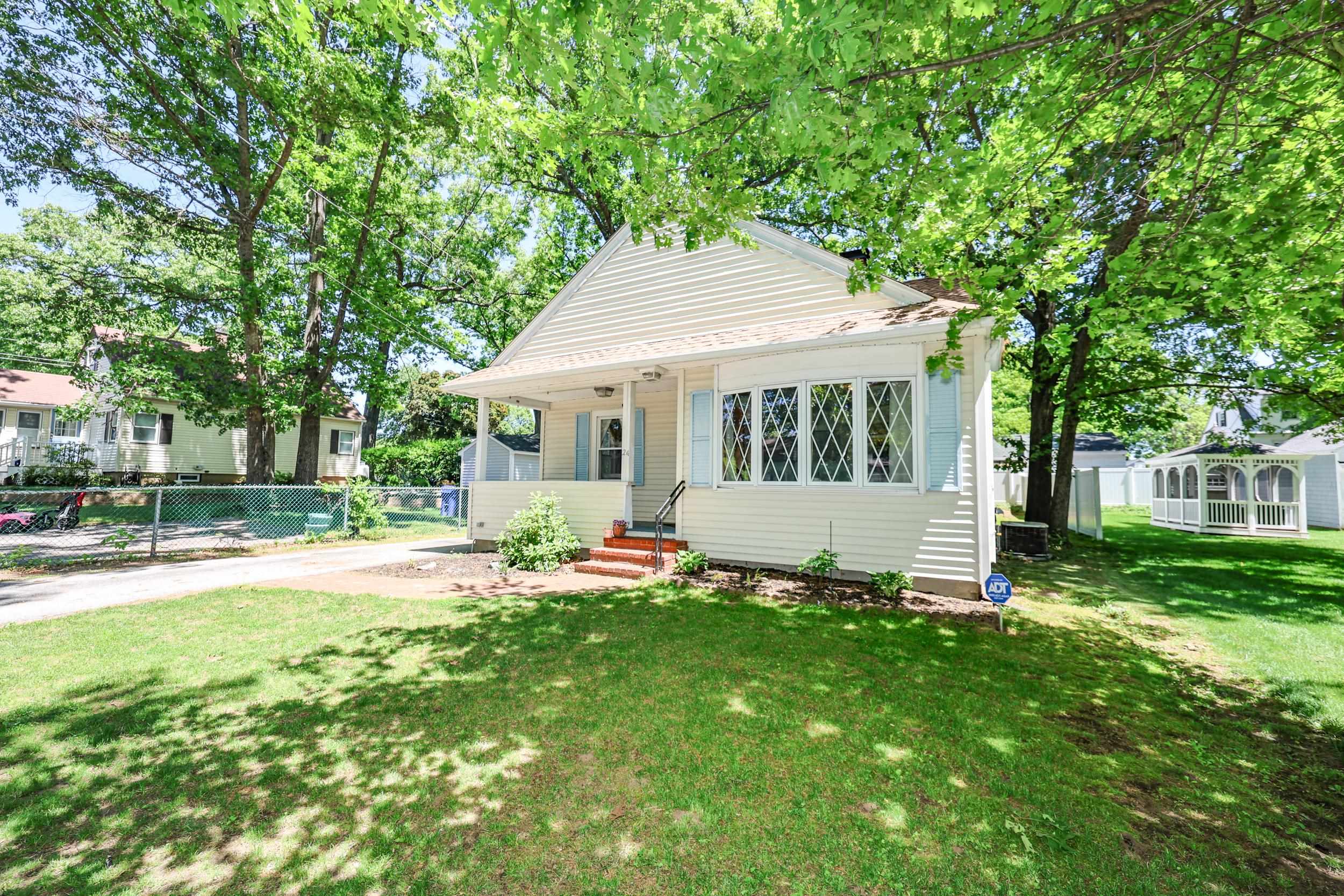 Manchester NH&nbsp;Home for sale $$400,000 $348 per sq.ft.