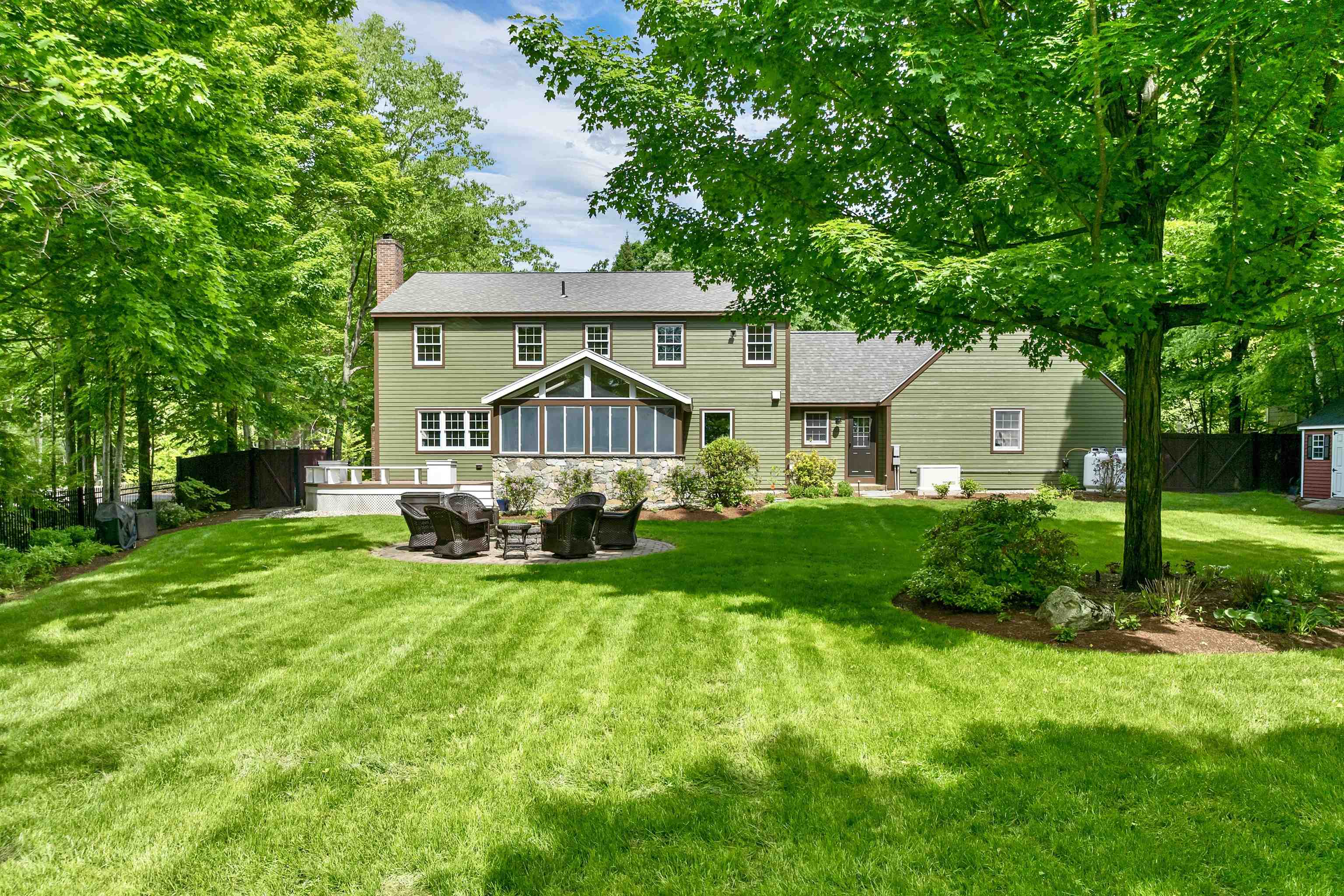 17 Bentley Rd, Moultonborough, NH 03254