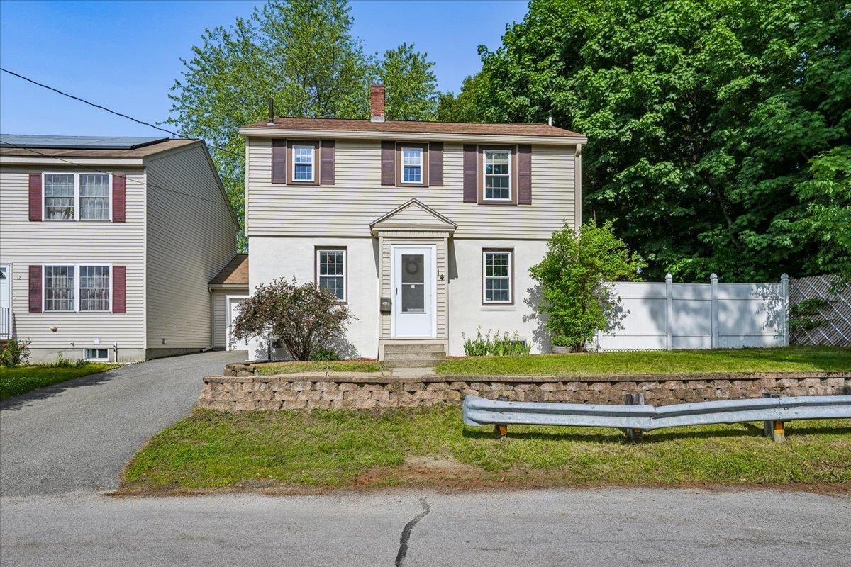 14 9th St, Nashua, NH 03060