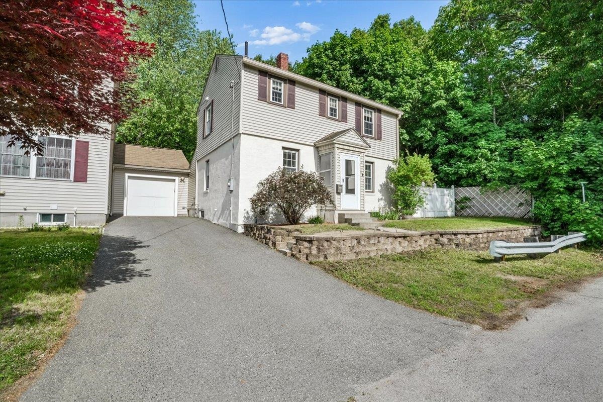 14 9th St, Nashua, NH 03060