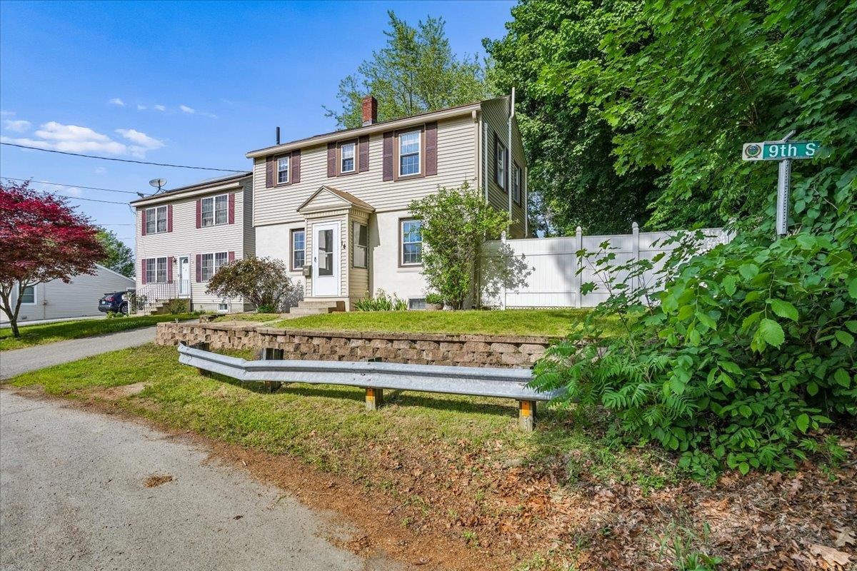 14 9th St, Nashua, NH 03060