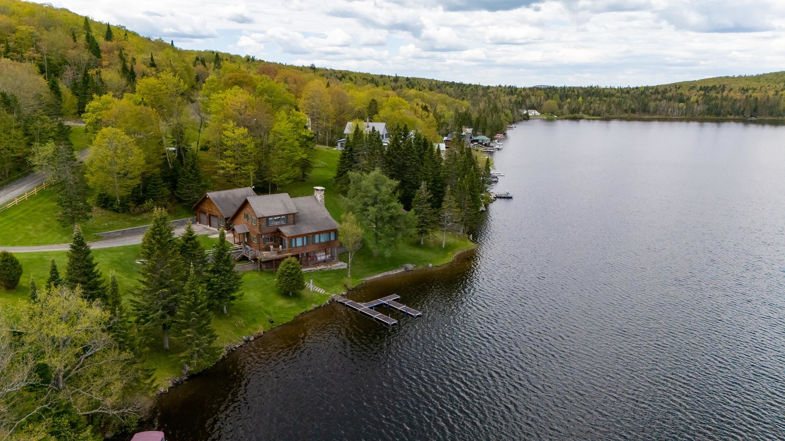1411 Diamond Pond Rd, Stewartstown, NH 03576