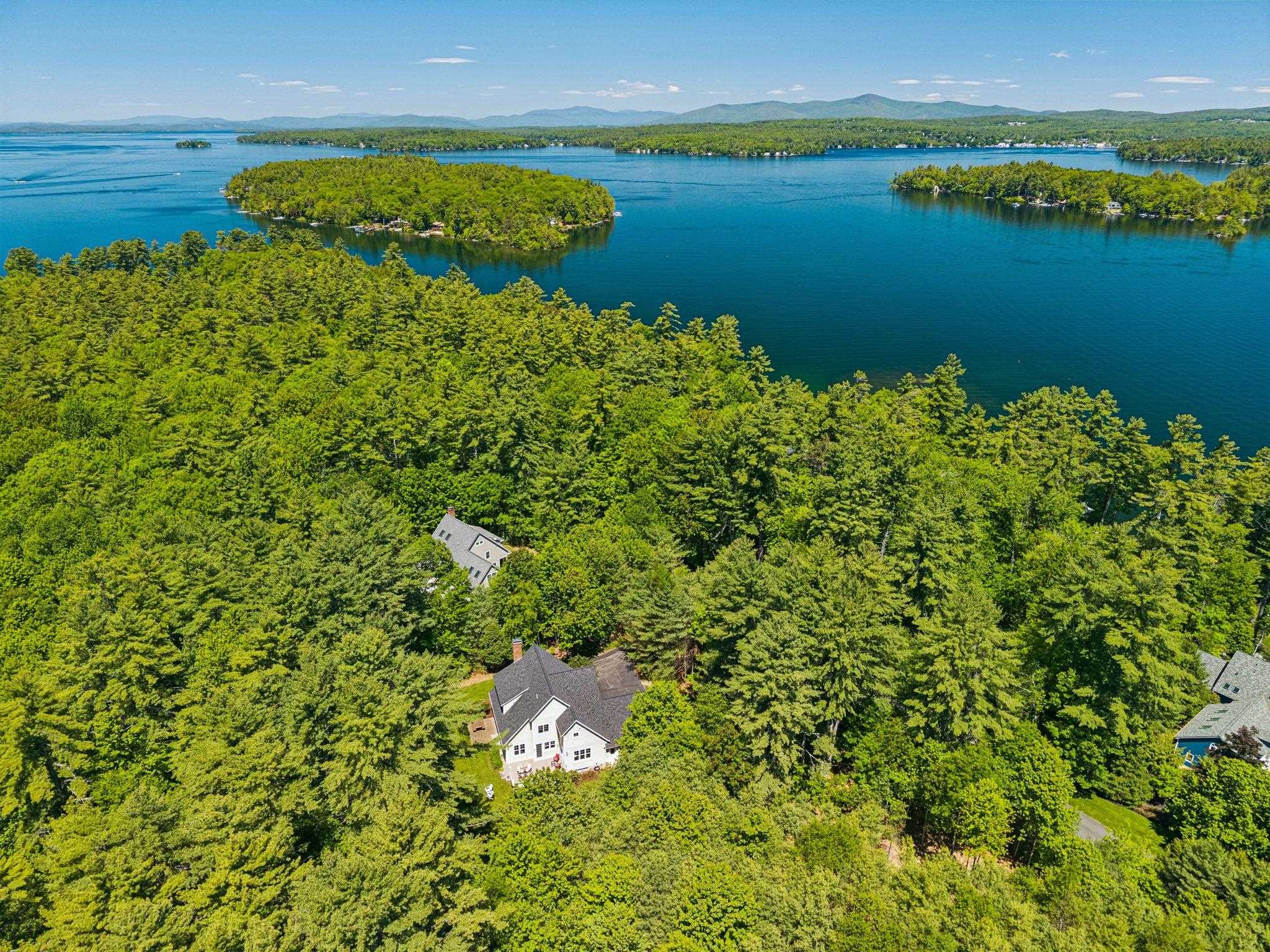 73 Pipers Point Ln, Alton, NH 03809