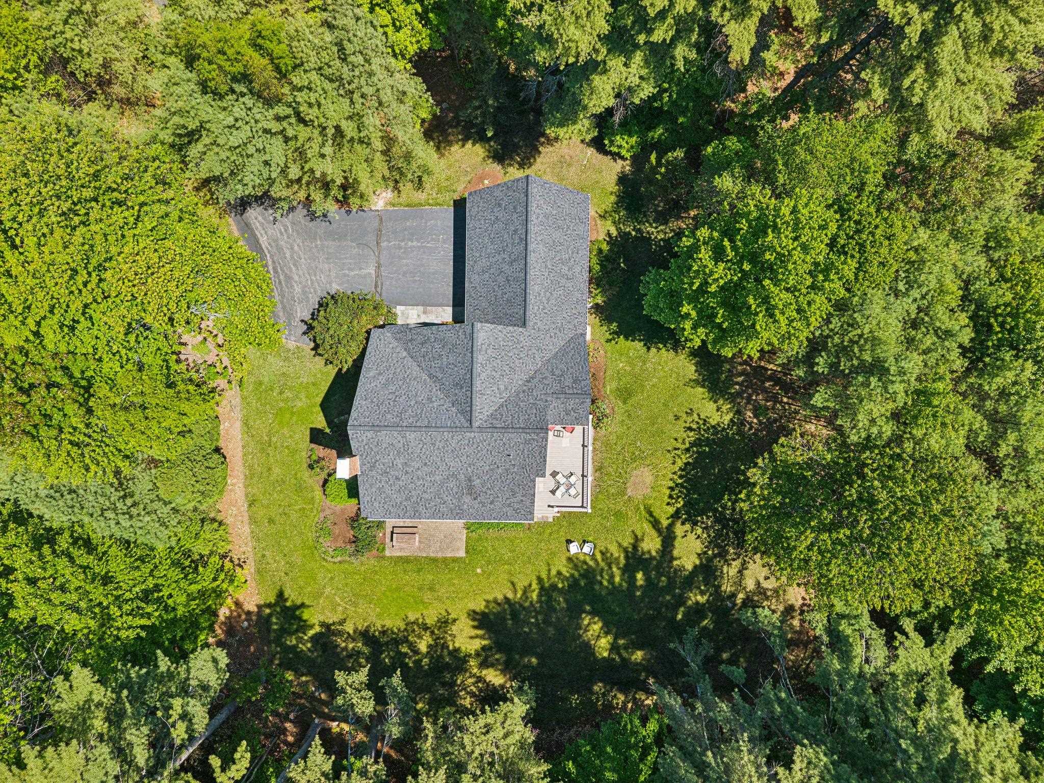 73 Pipers Point Ln, Alton, NH 03809