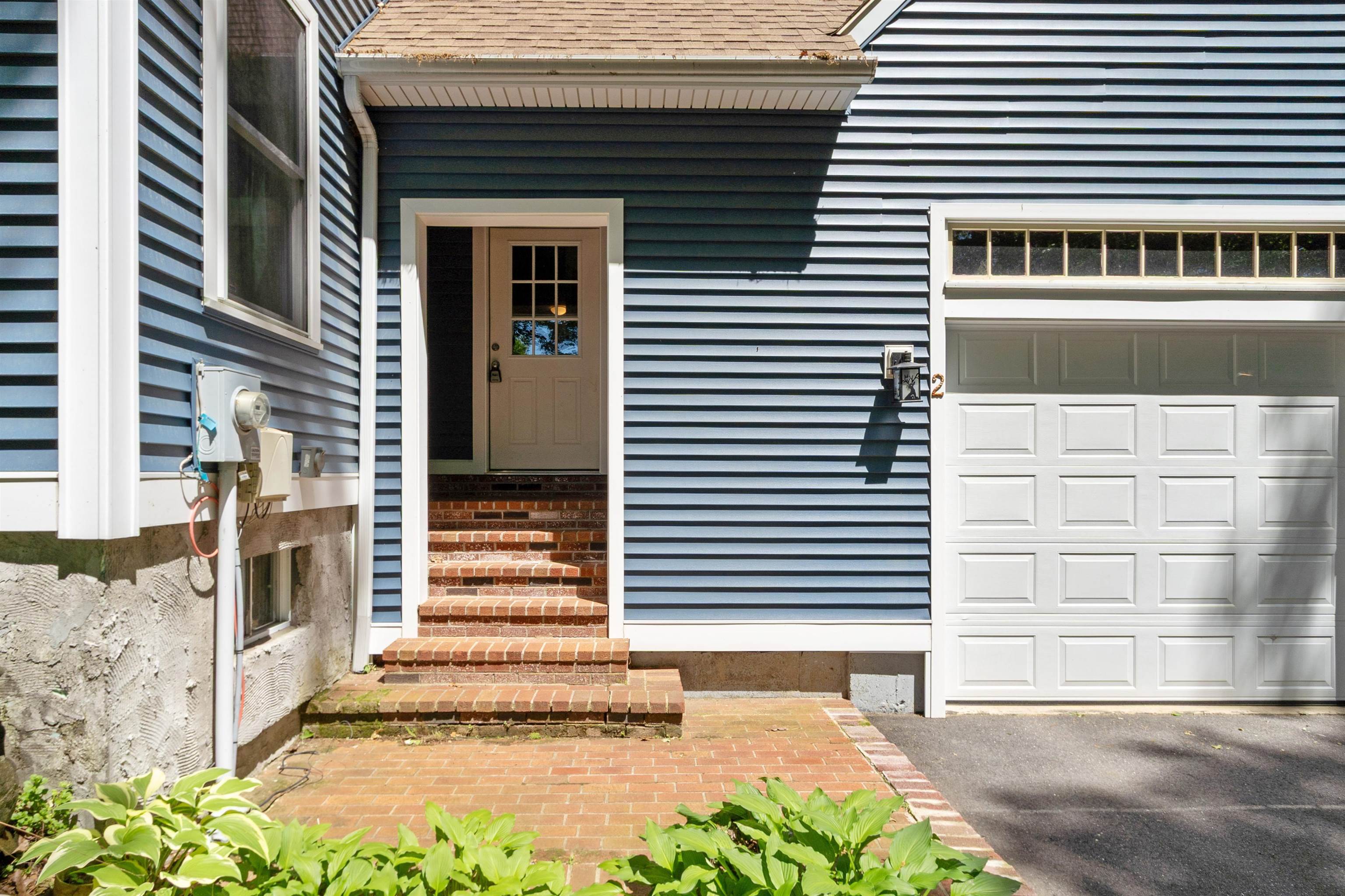 2 Dubeau Dr, Derry, NH 03038