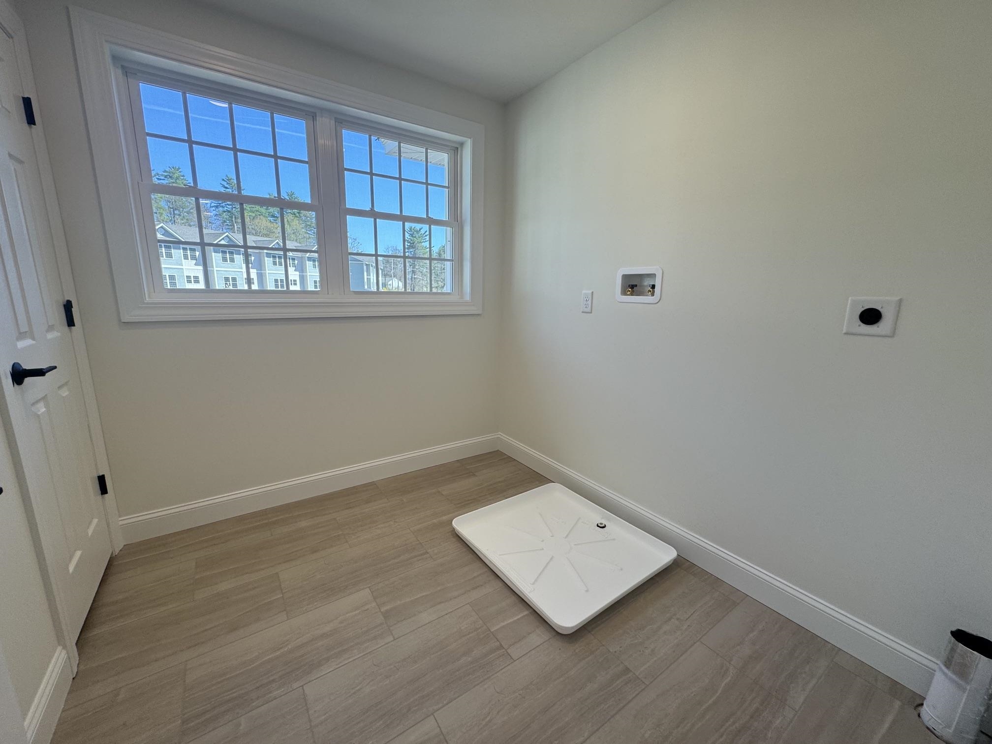 7C Dearborn Cir, Goffstown, NH 03045