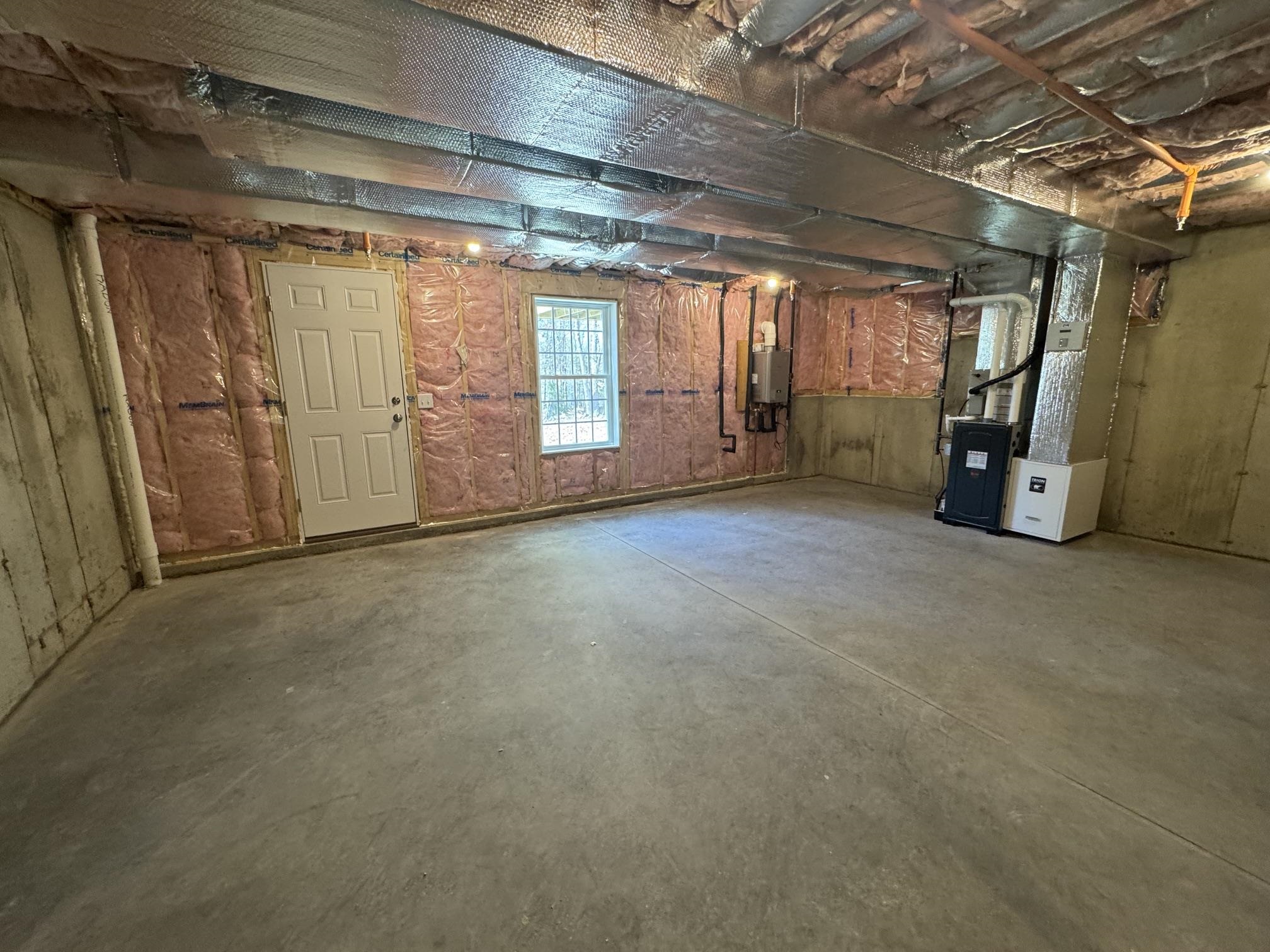 7C Dearborn Cir, Goffstown, NH 03045