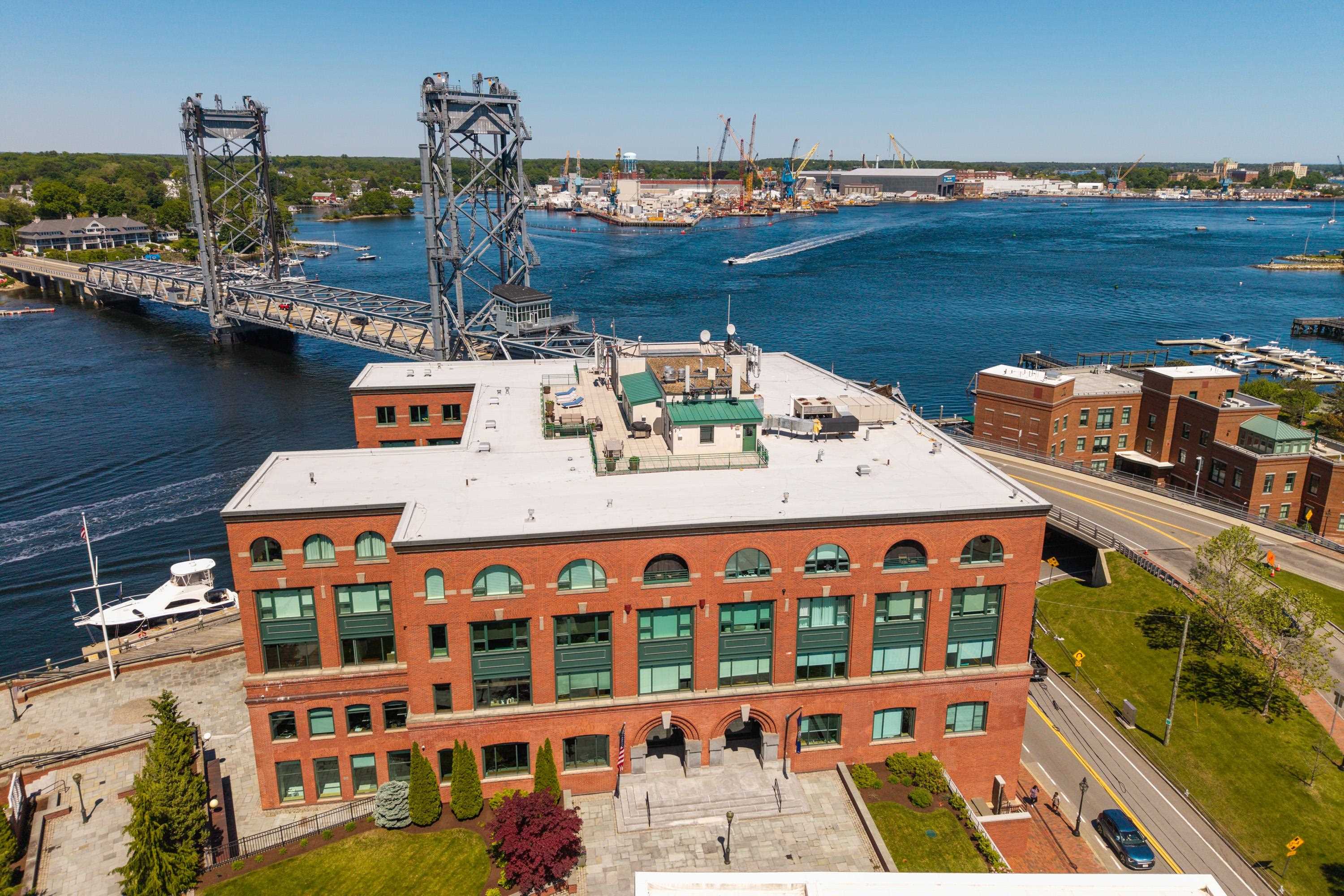 1 Harbour Pl #4F, Portsmouth, NH 03801