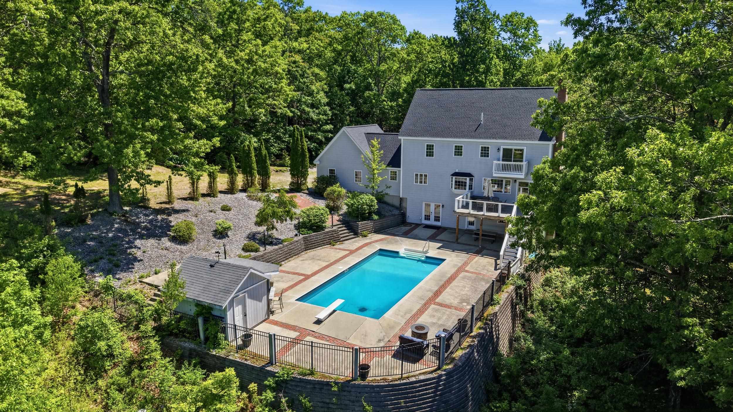 74 Noll's Farm Rd, Auburn, NH 03032