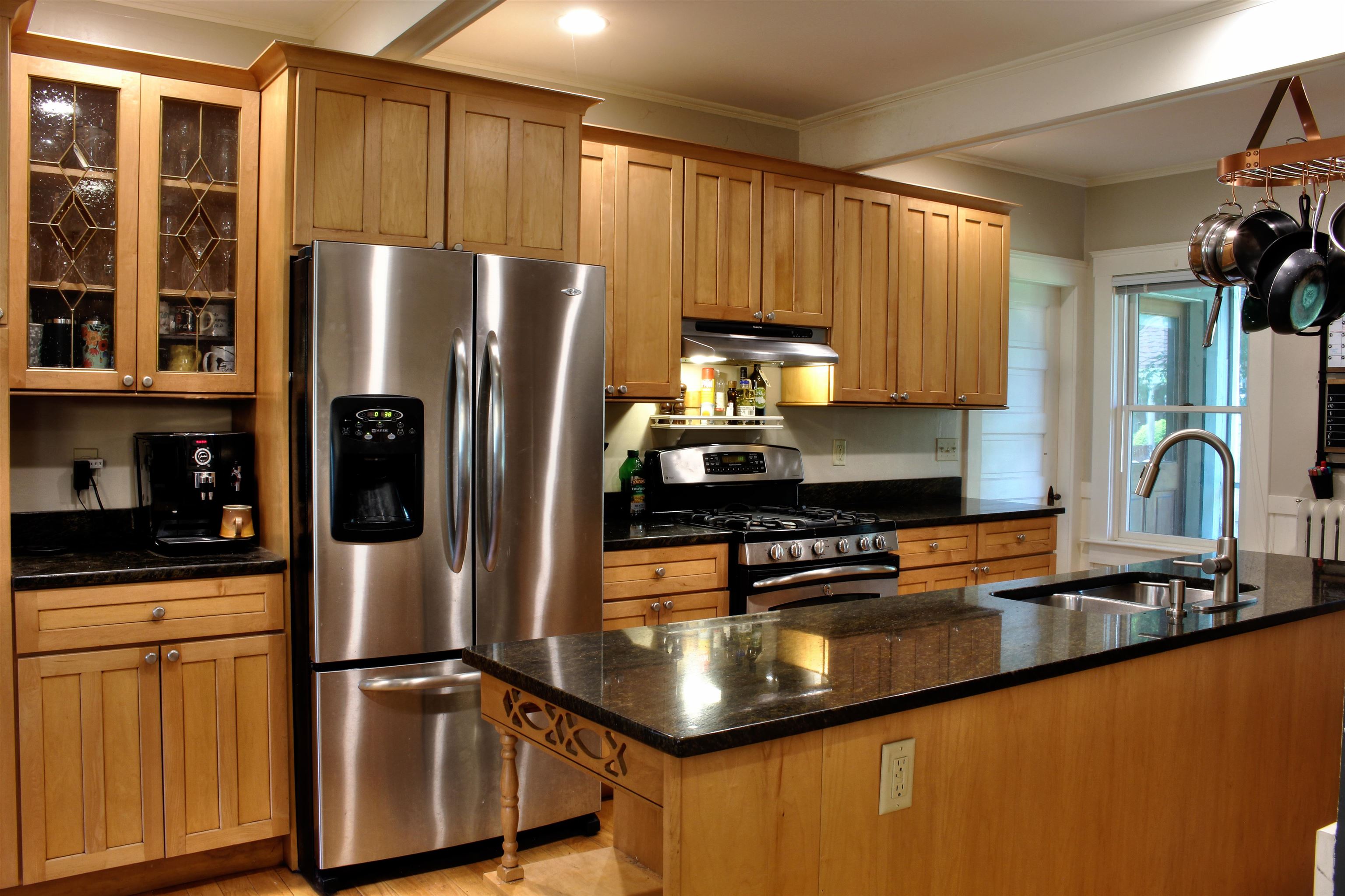 12 S Lincoln St, Keene, NH 03431