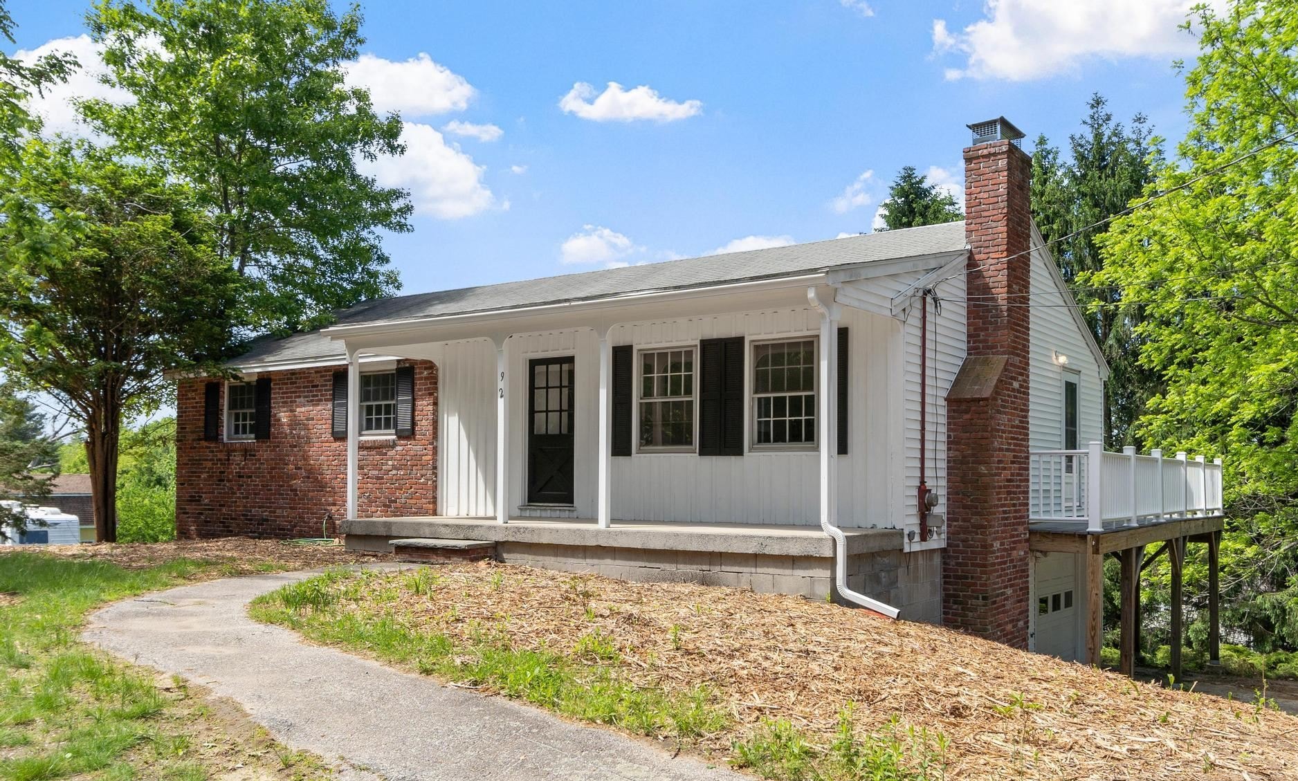 92 Bridge St, Salem, NH 03079