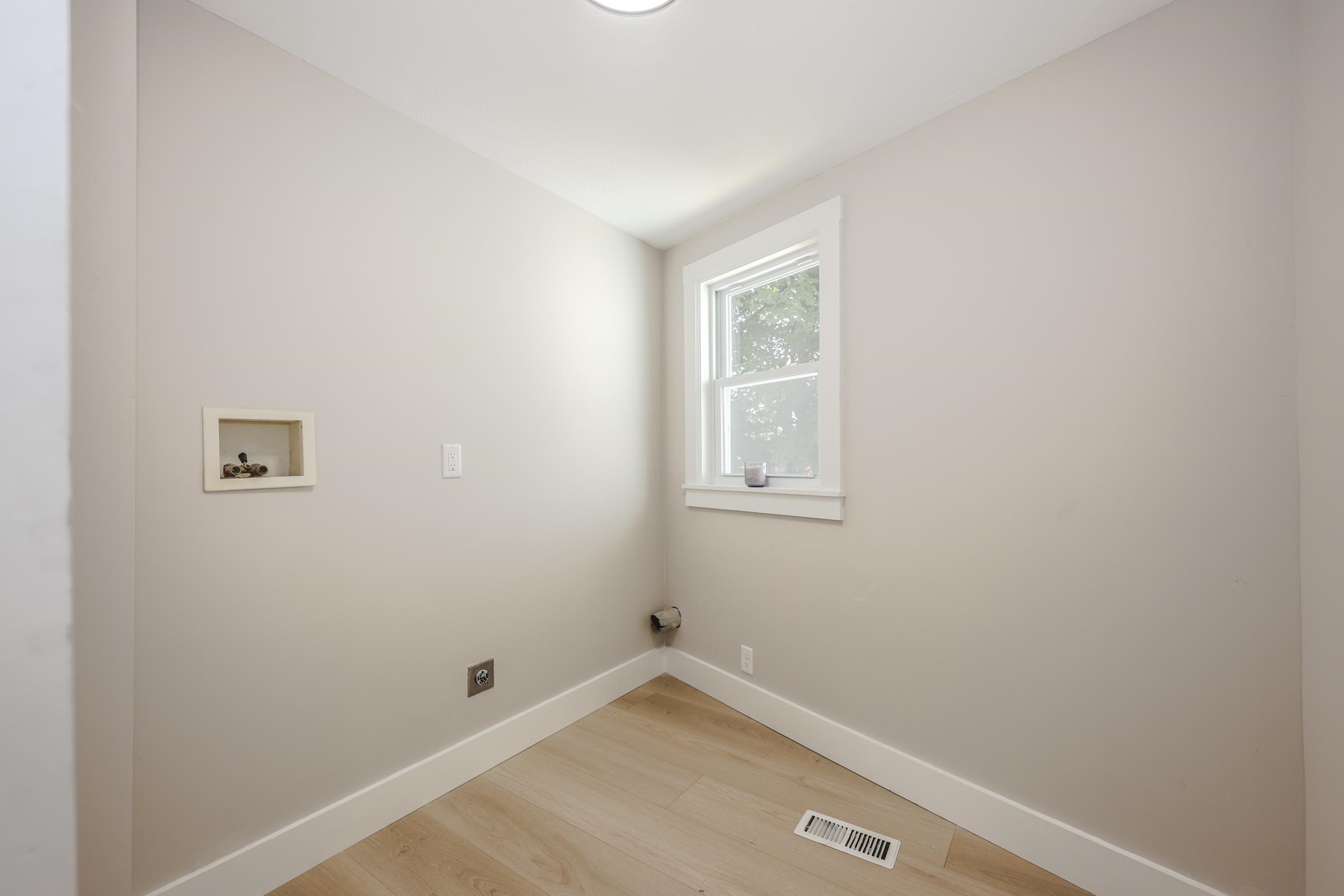 62 Park St, Franklin, NH 03235