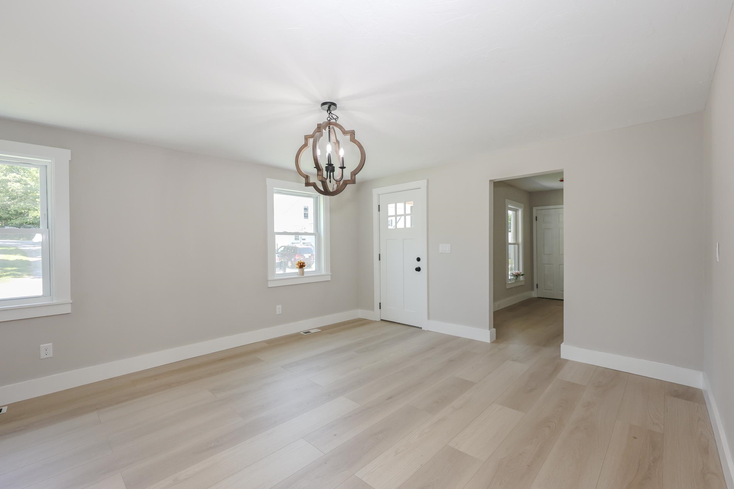 62 Park St, Franklin, NH 03235