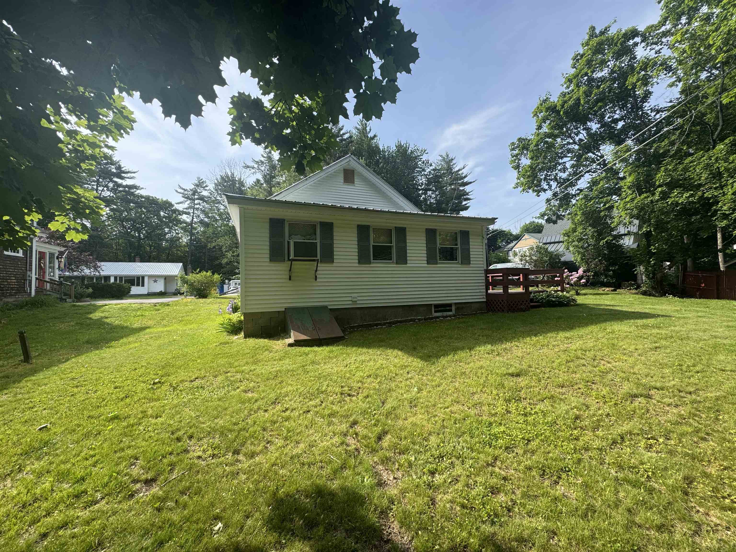 19 Huckins St, Ossipee, NH 03814