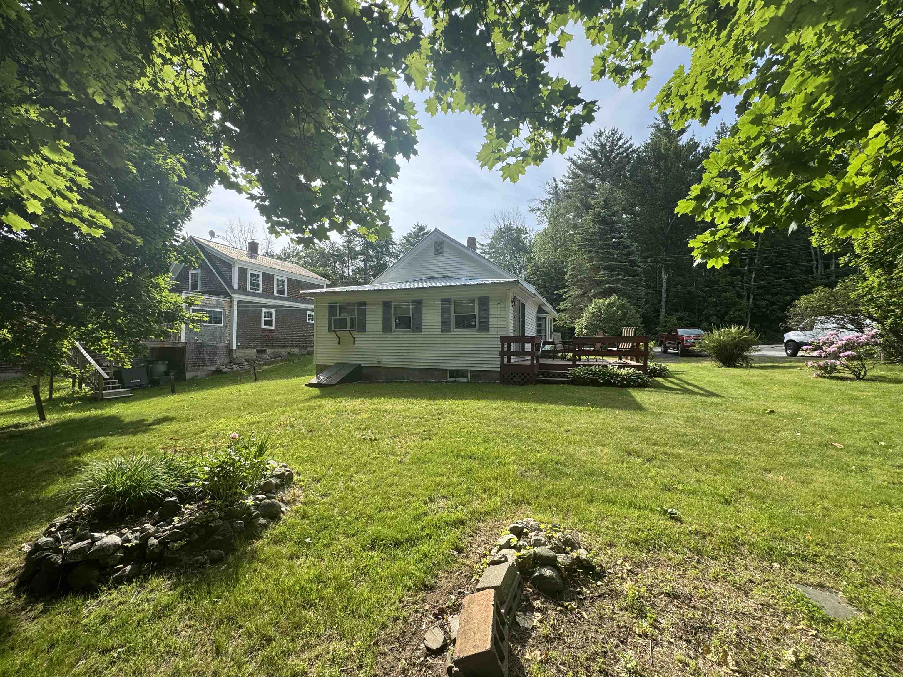 19 Huckins St, Ossipee, NH 03814