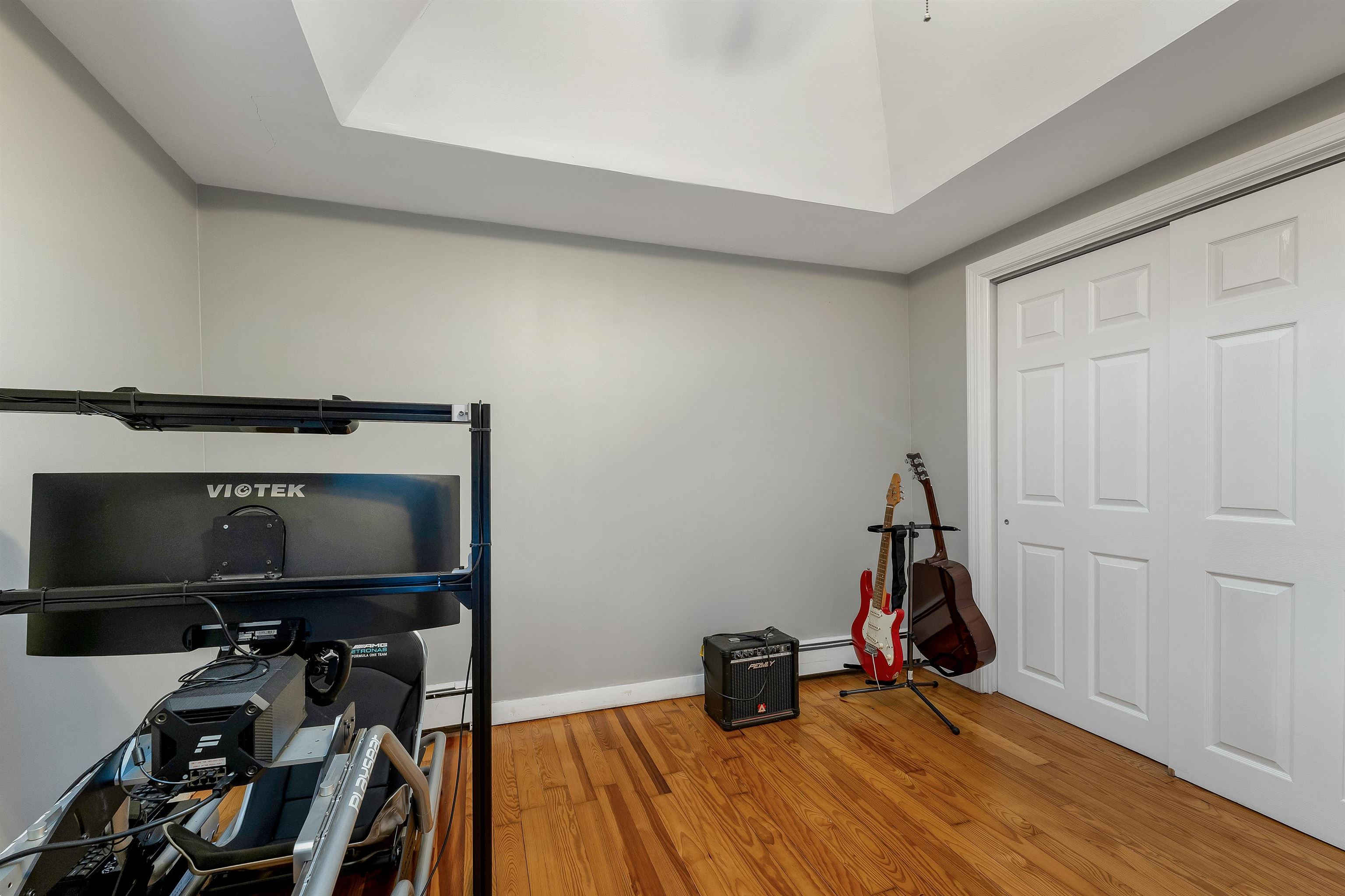 5 Frenette Dr, Hudson, NH 03051