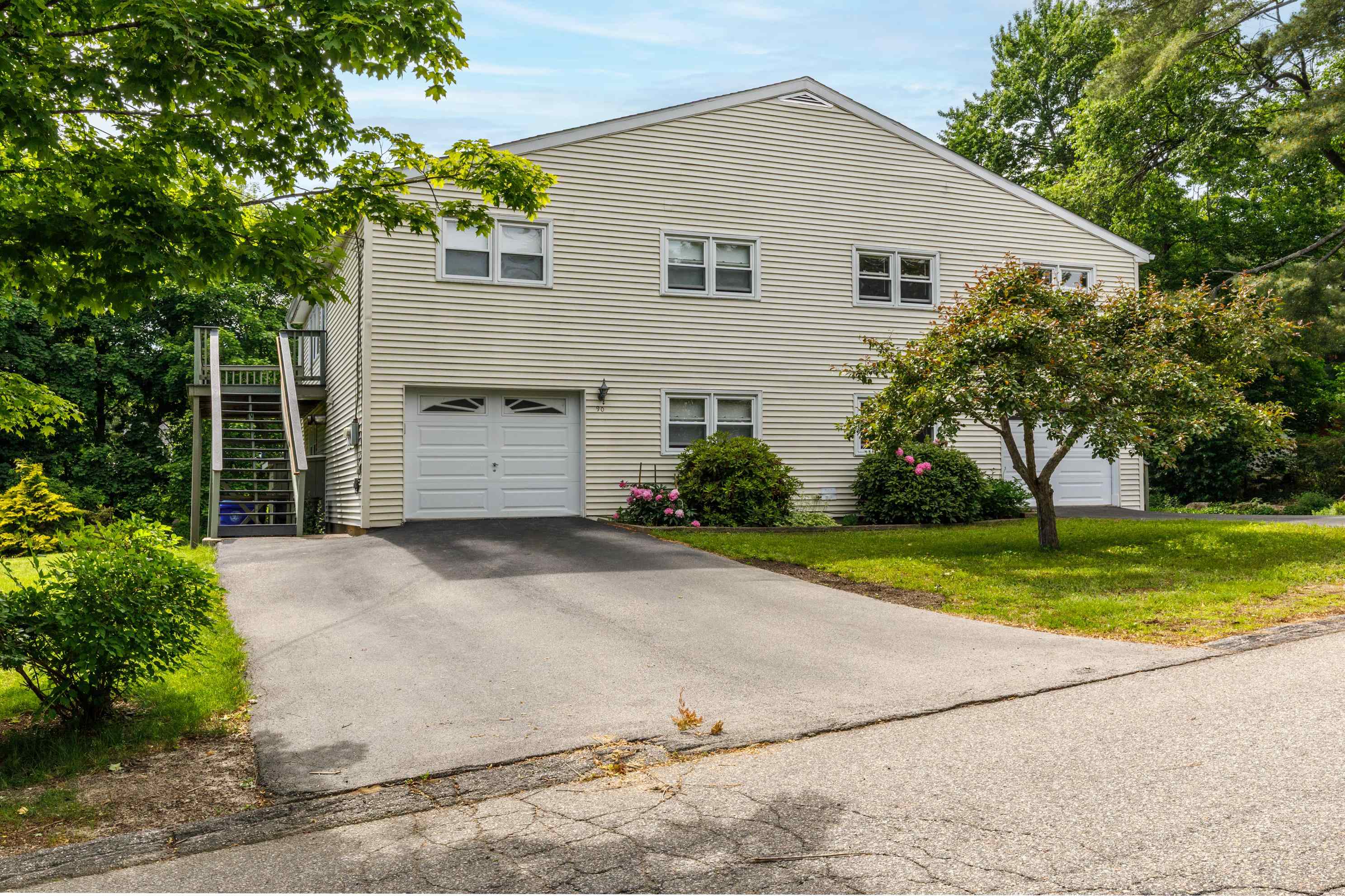 90 Dawson Ave, Manchester, NH 03104