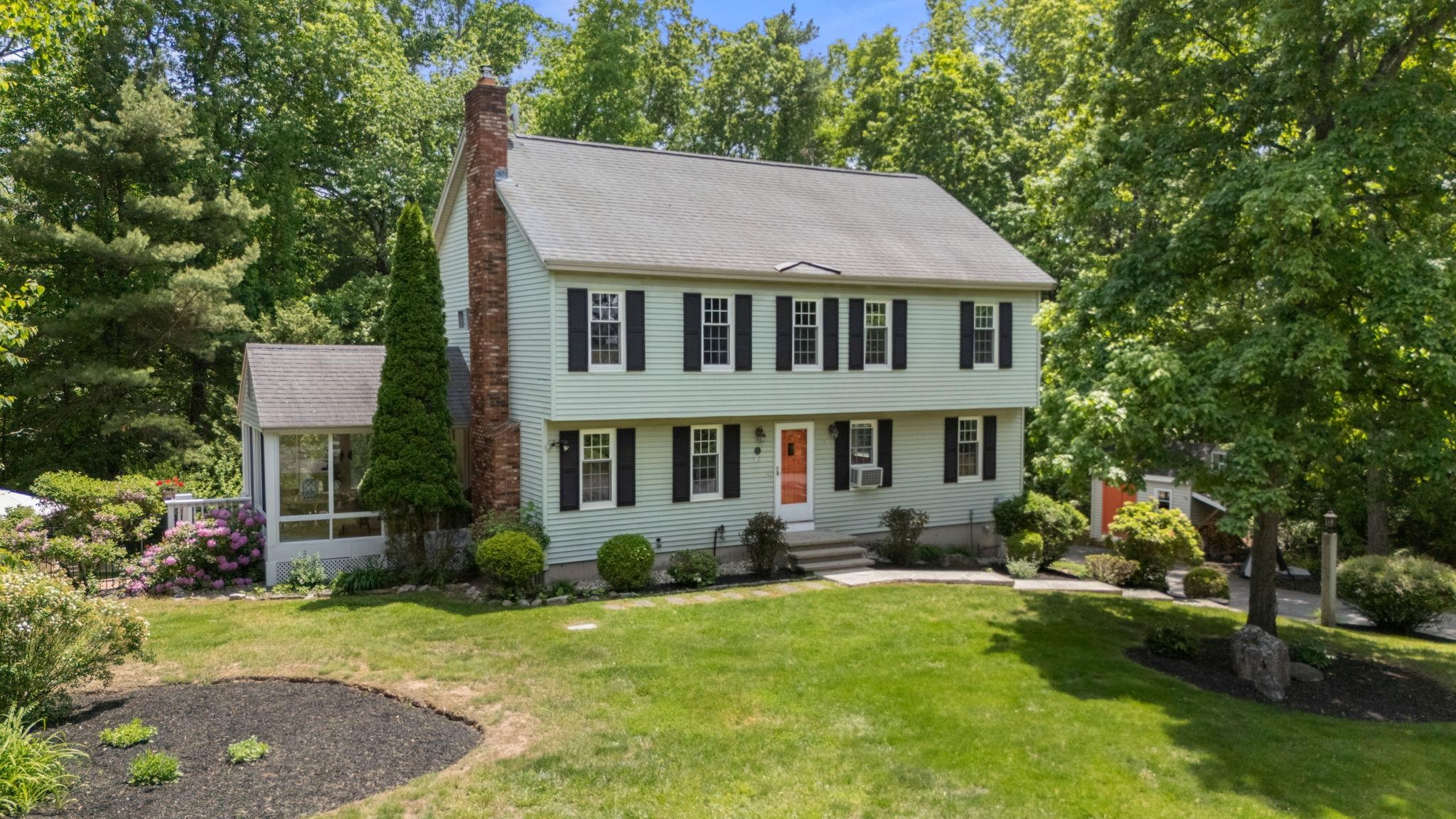 2 Grandview Rd, Windham, NH 03087