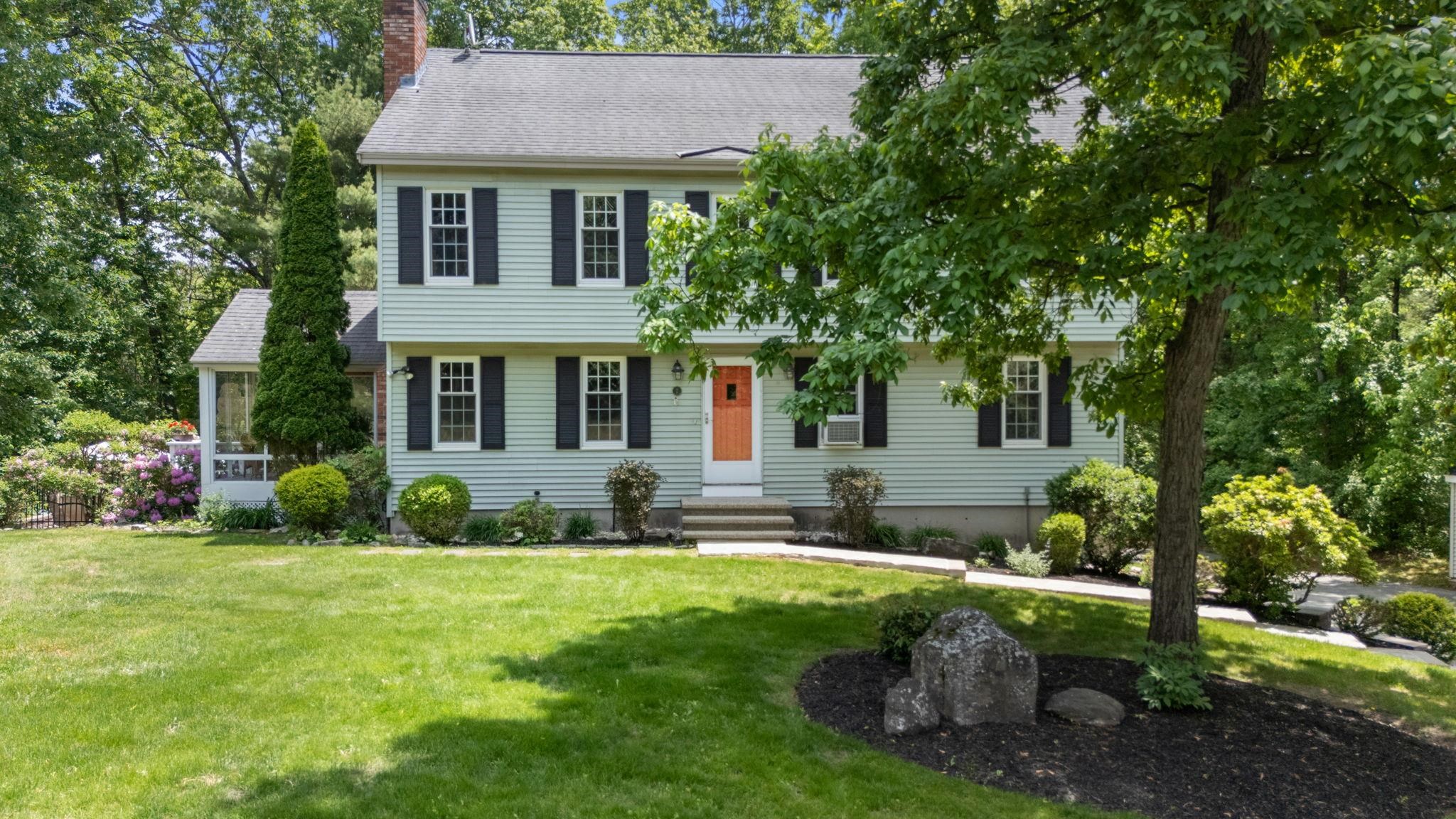 2 Grandview Rd, Windham, NH 03087