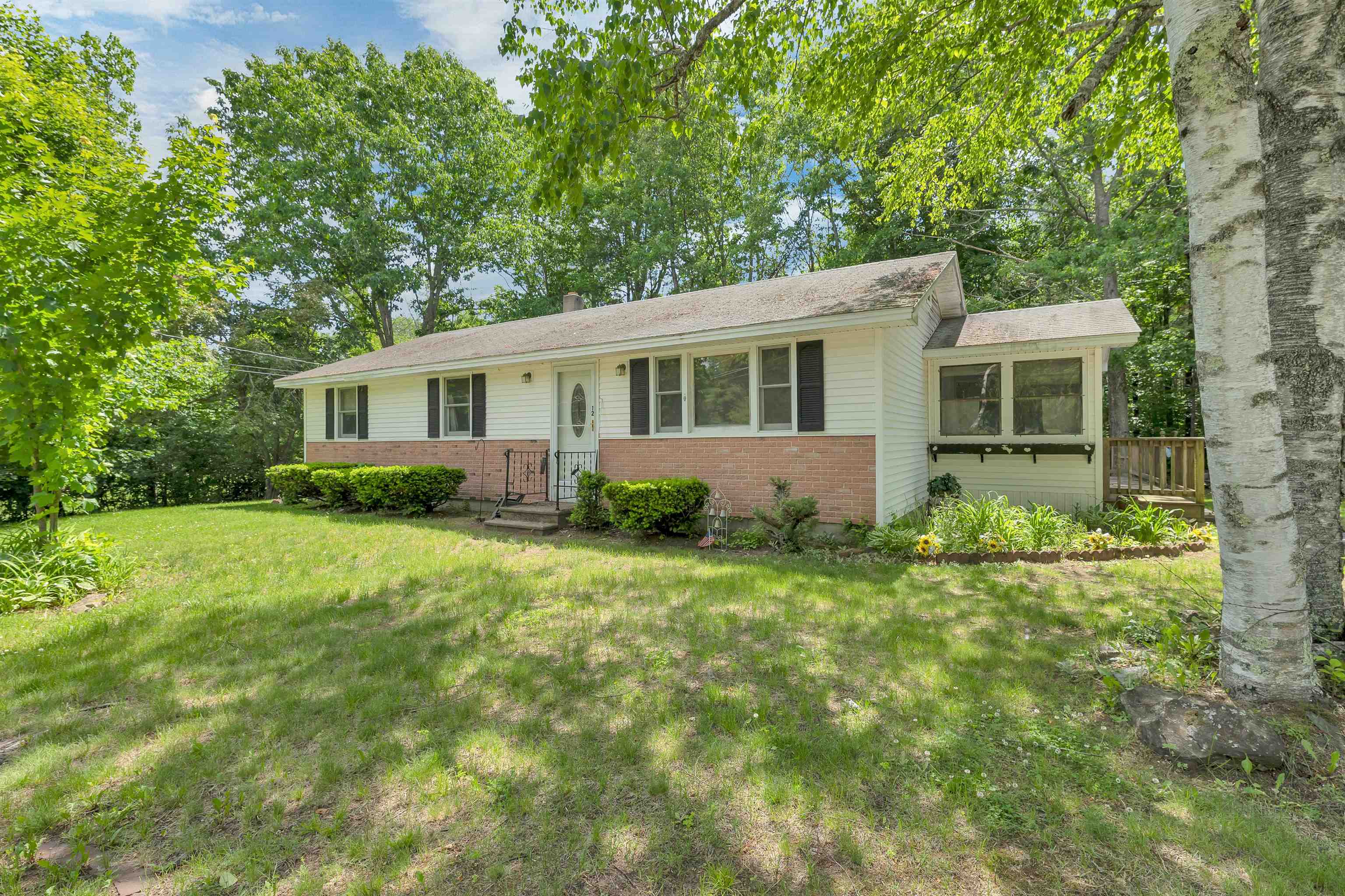 12 Cameron Dr, Farmington, NH 03835