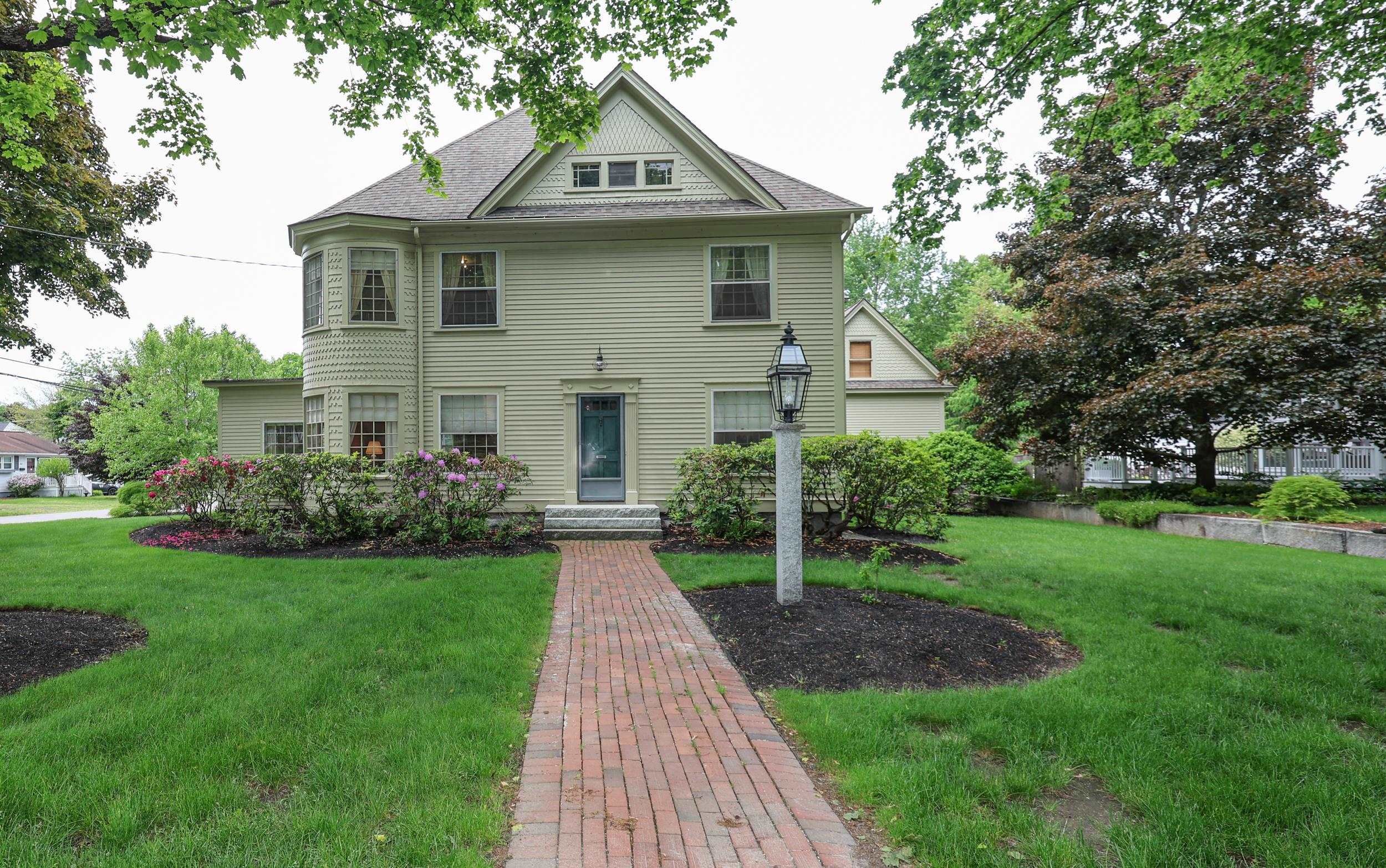 27 Eastman St, Nashua, NH 03060
