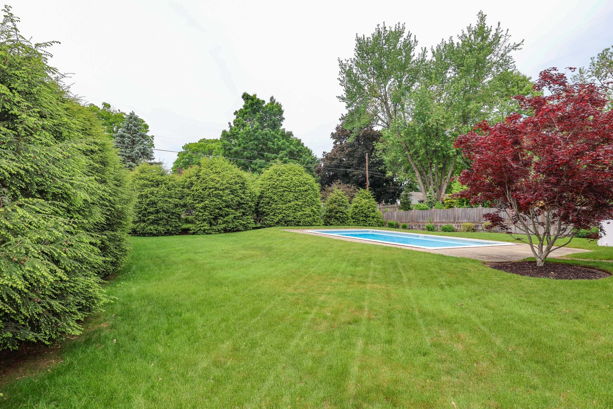 27 Eastman St, Nashua, NH 03060