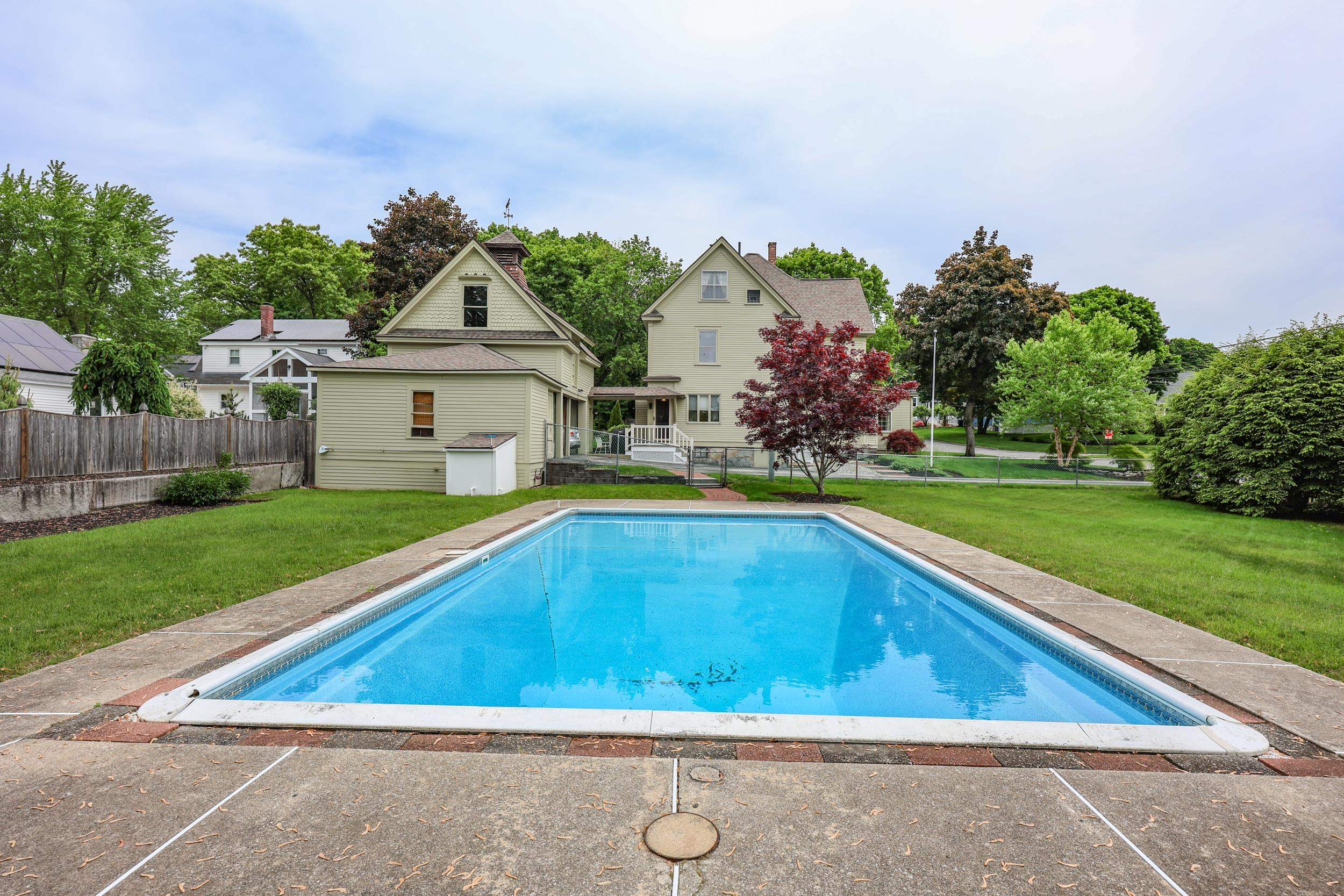 27 Eastman St, Nashua, NH 03060