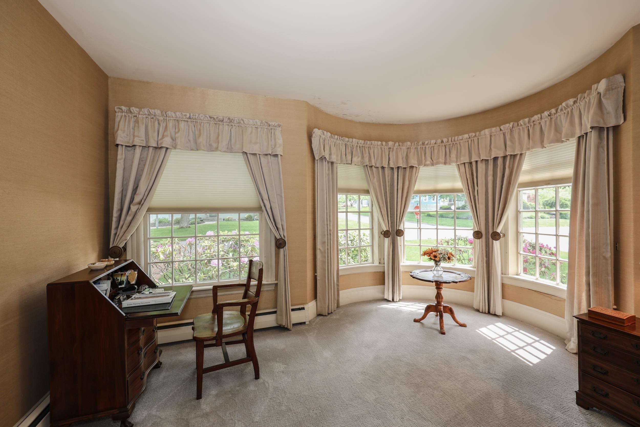 27 Eastman St, Nashua, NH 03060