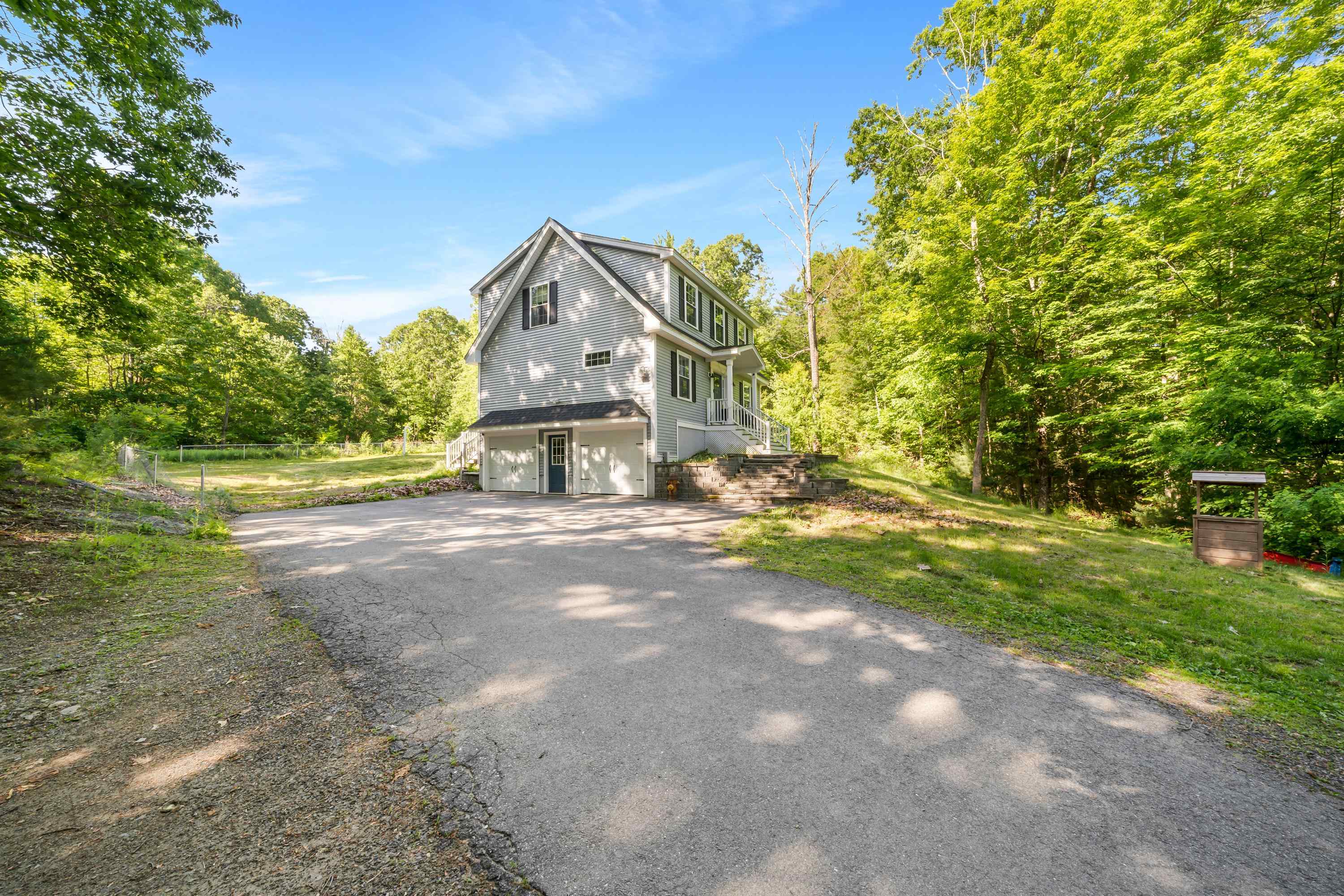 130 Concord Rd, Lee, NH 03861