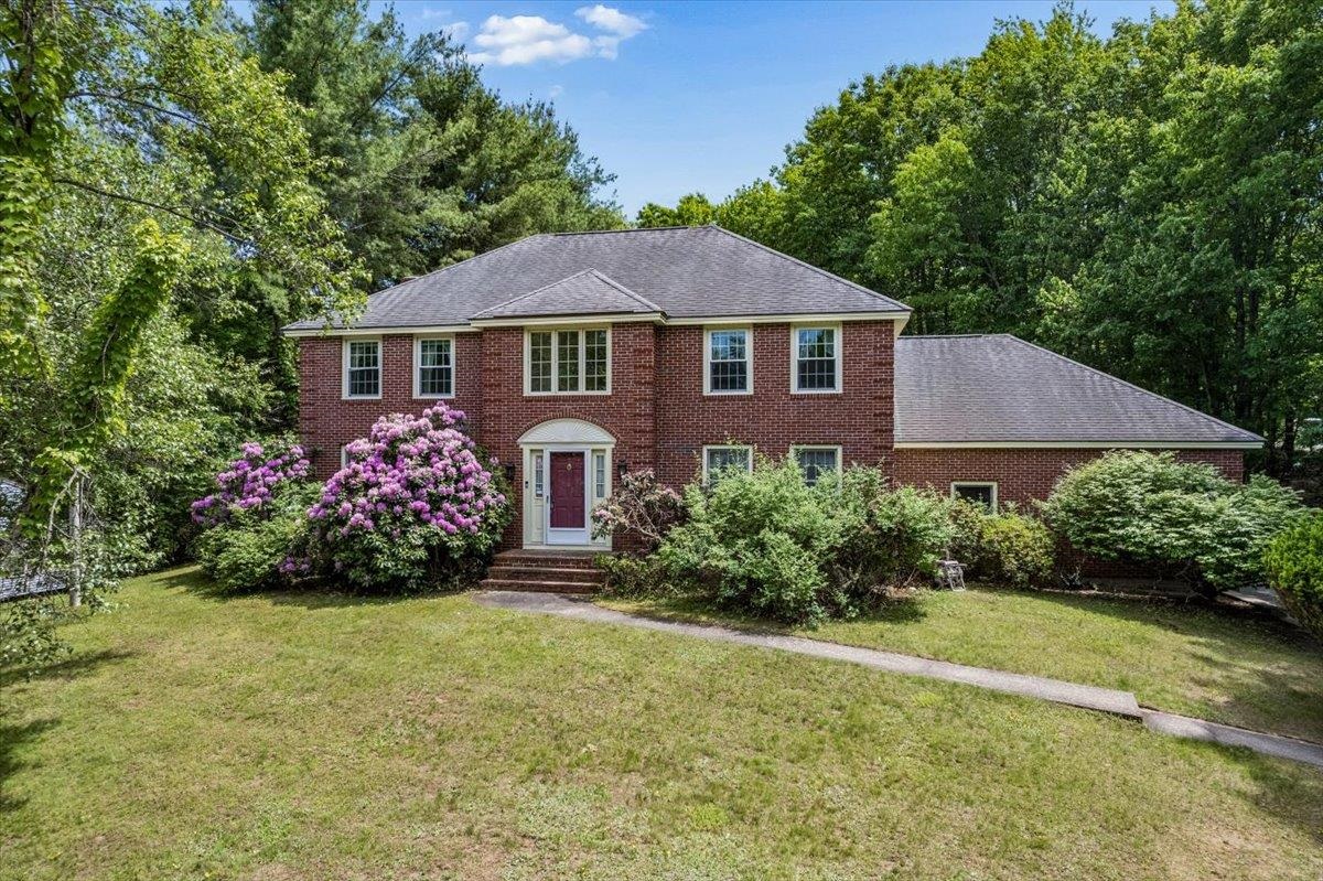 Bedford NH&nbsp;Home for sale $$735,000 $317 per sq.ft.