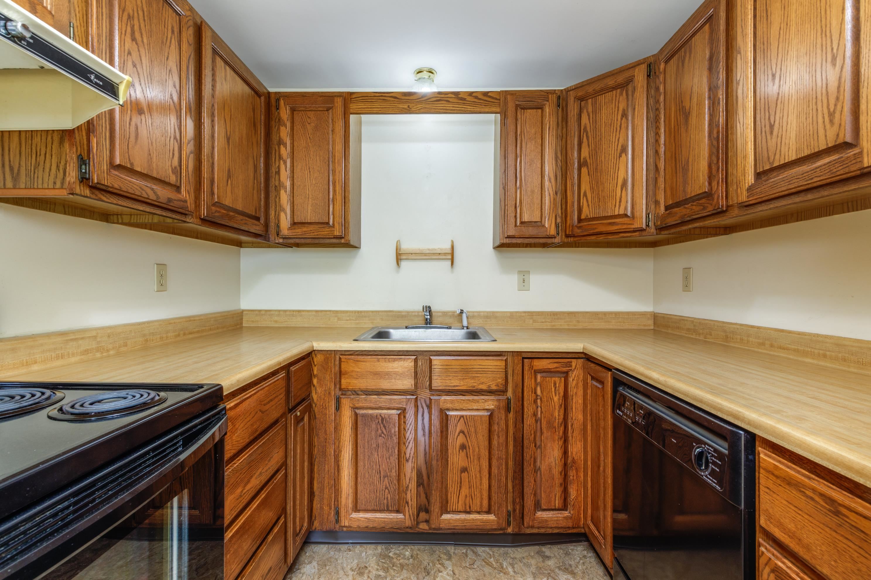 100 Dawson Ave, Manchester, NH 03104