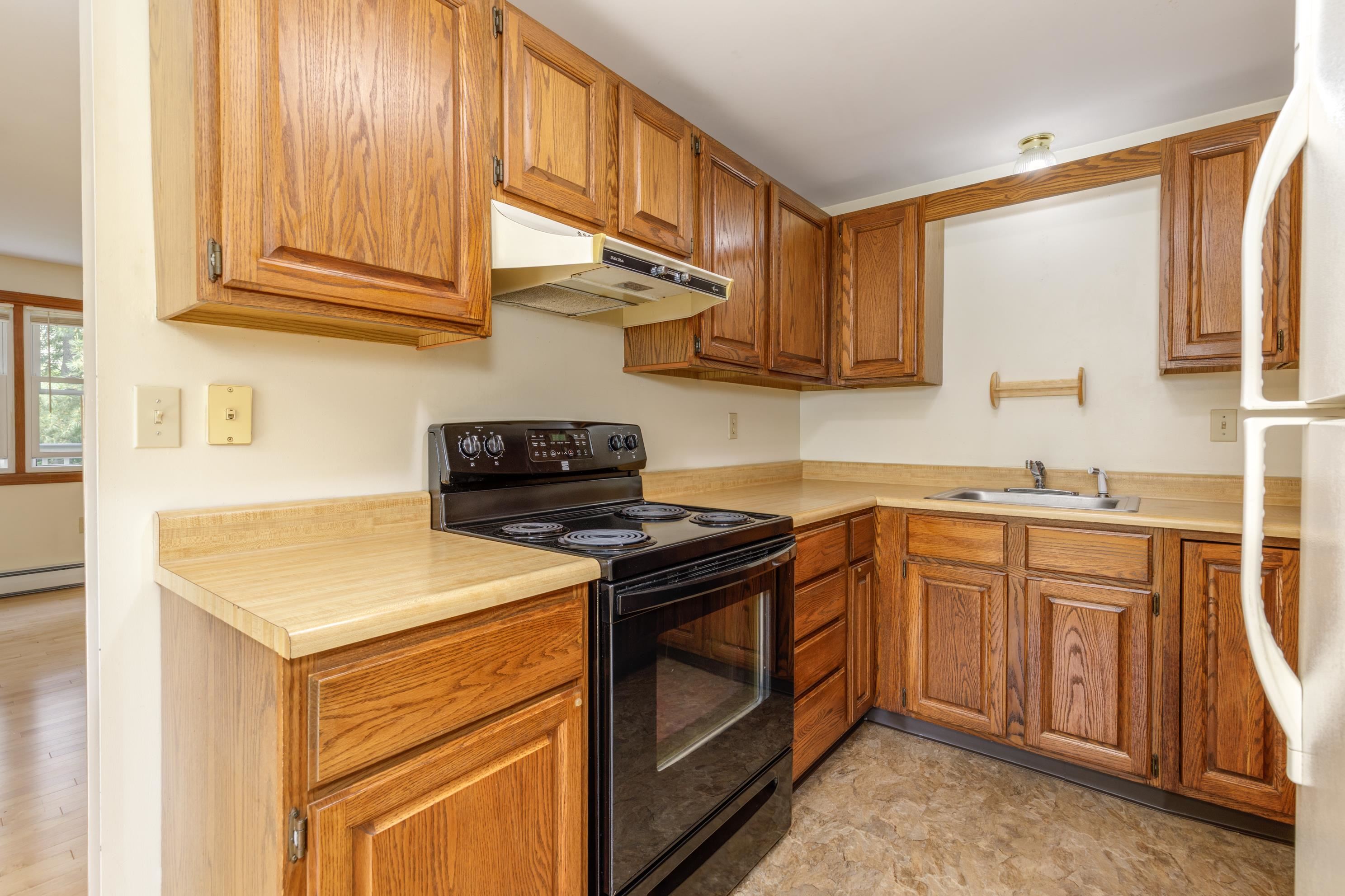 100 Dawson Ave, Manchester, NH 03104