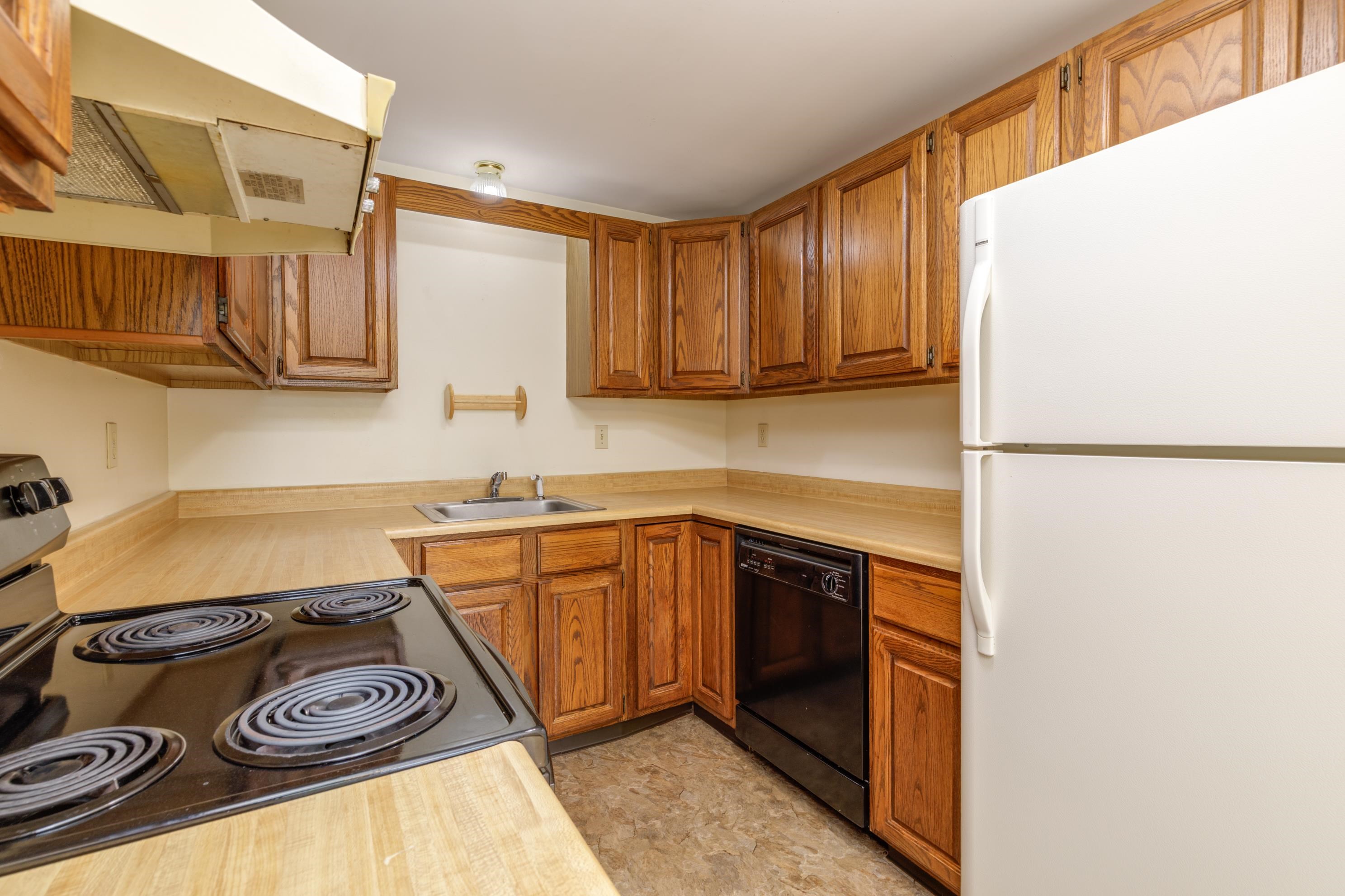 100 Dawson Ave, Manchester, NH 03104