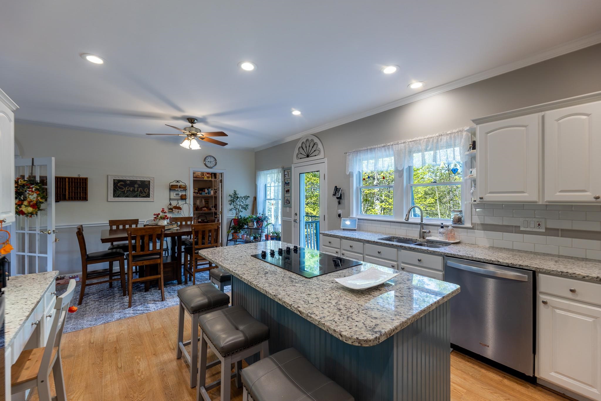 10 King Rd, Hanover, NH 03750