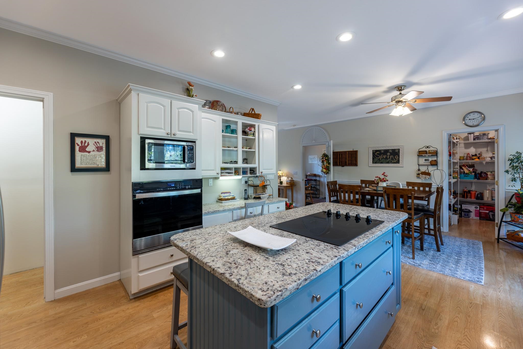 10 King Rd, Hanover, NH 03750