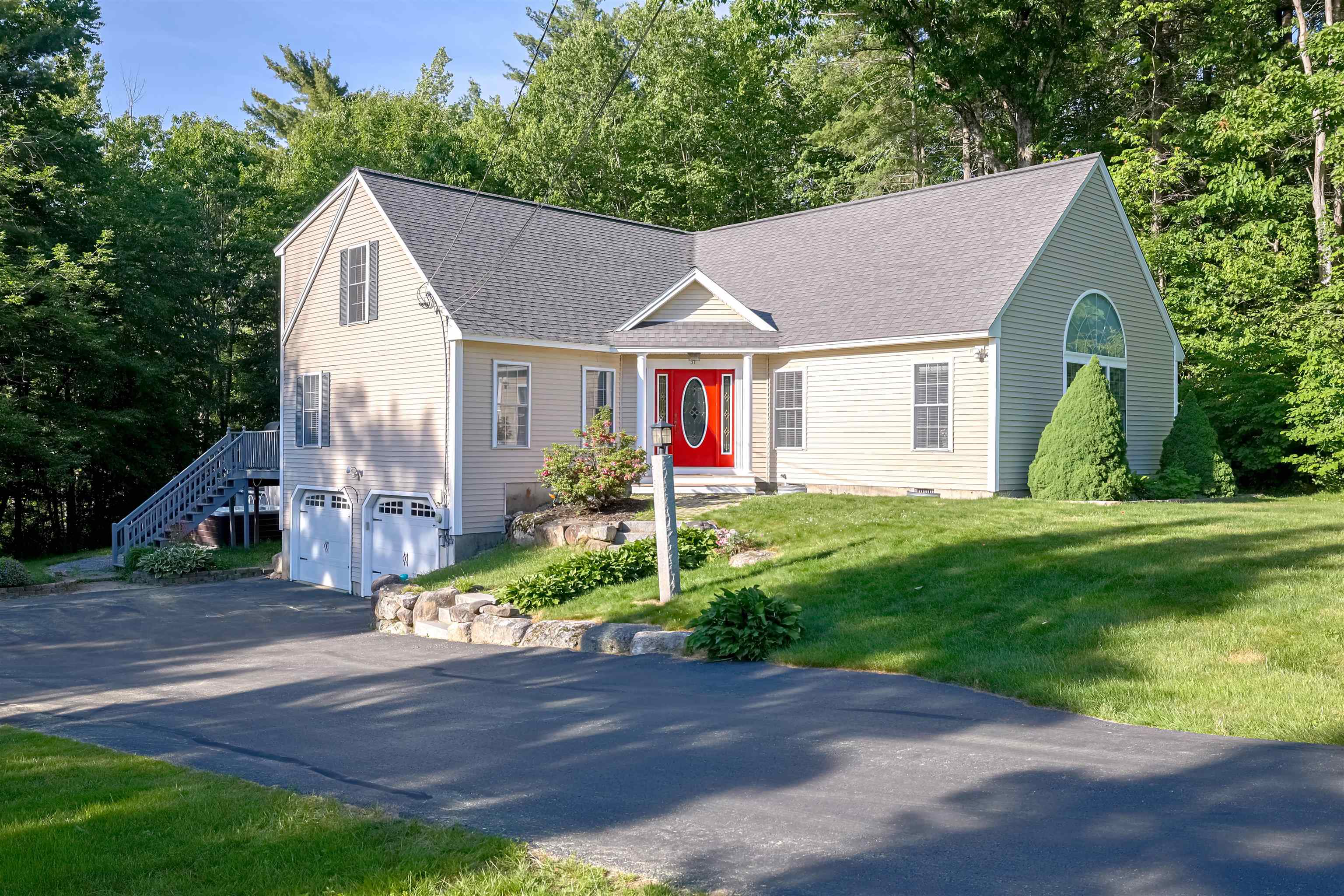 31 Merrill Rd, Goffstown, NH 03045