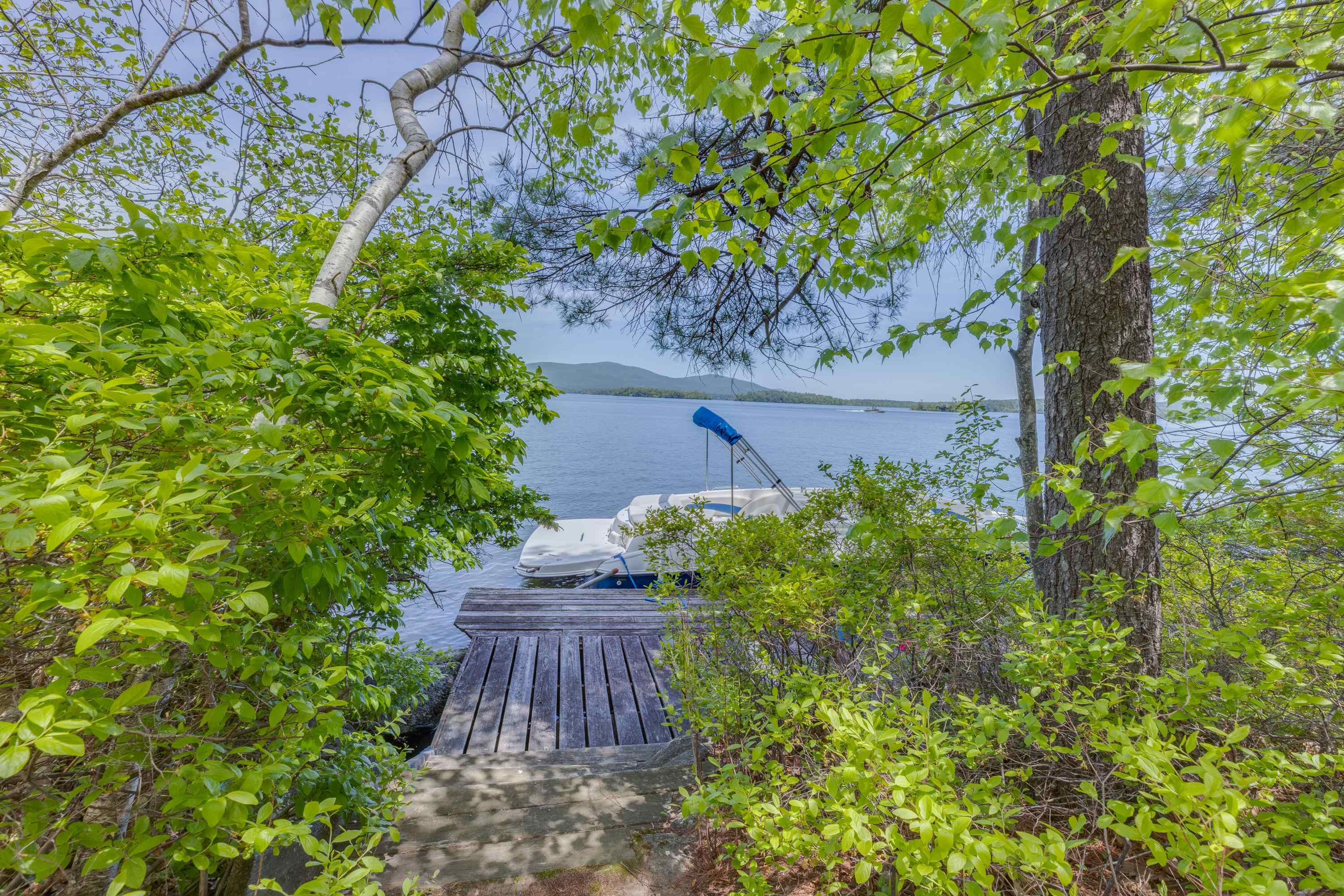 28 Potato Island, Holderness, NH 03245