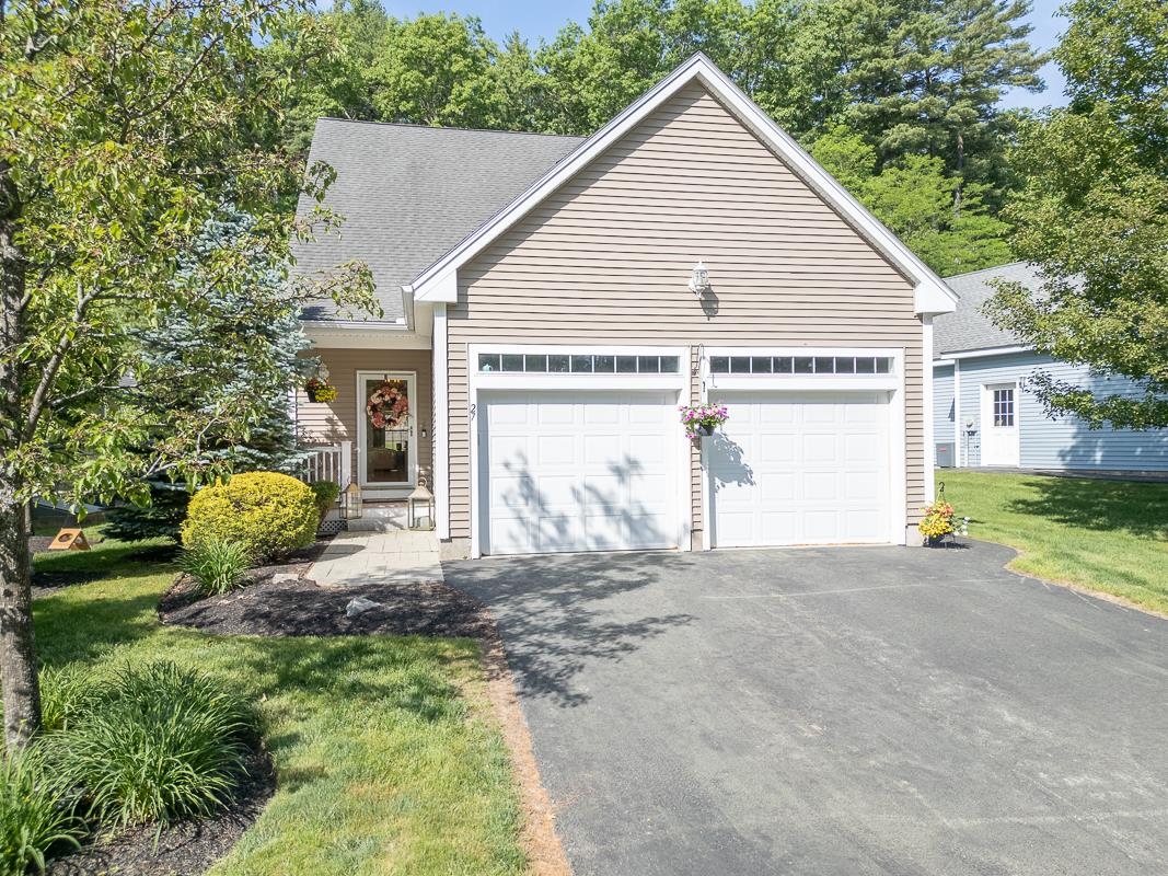 Nashua NH&nbsp;Condo for sale $$665,000 $305 per sq.ft.