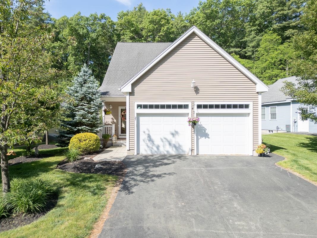 27 Hollow Ridge Dr #12, Nashua, NH 03062