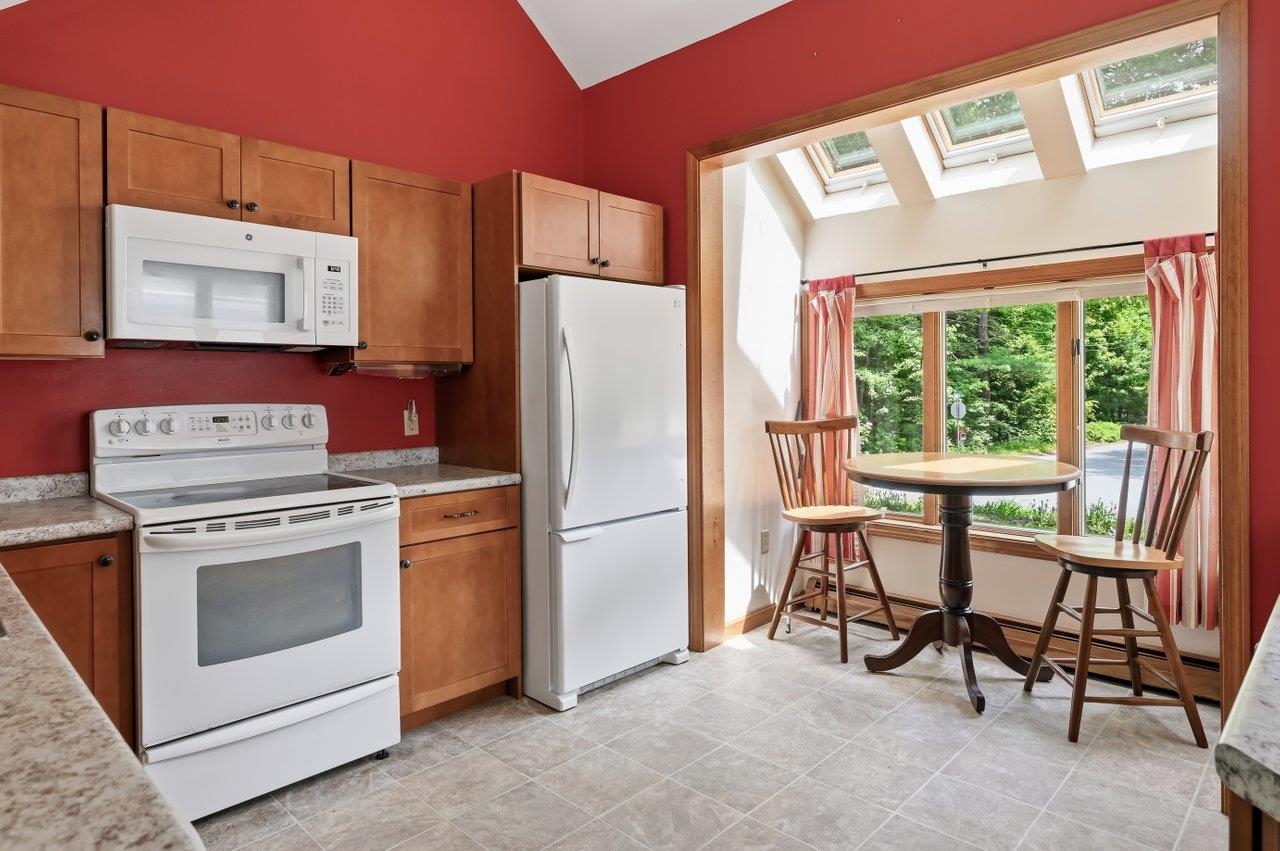 5 Fairchild Dr, Durham, NH 03824