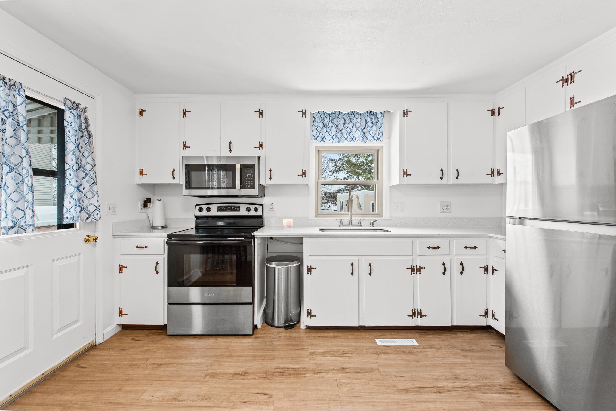 93 12 Chandler St, Nashua, NH 03064